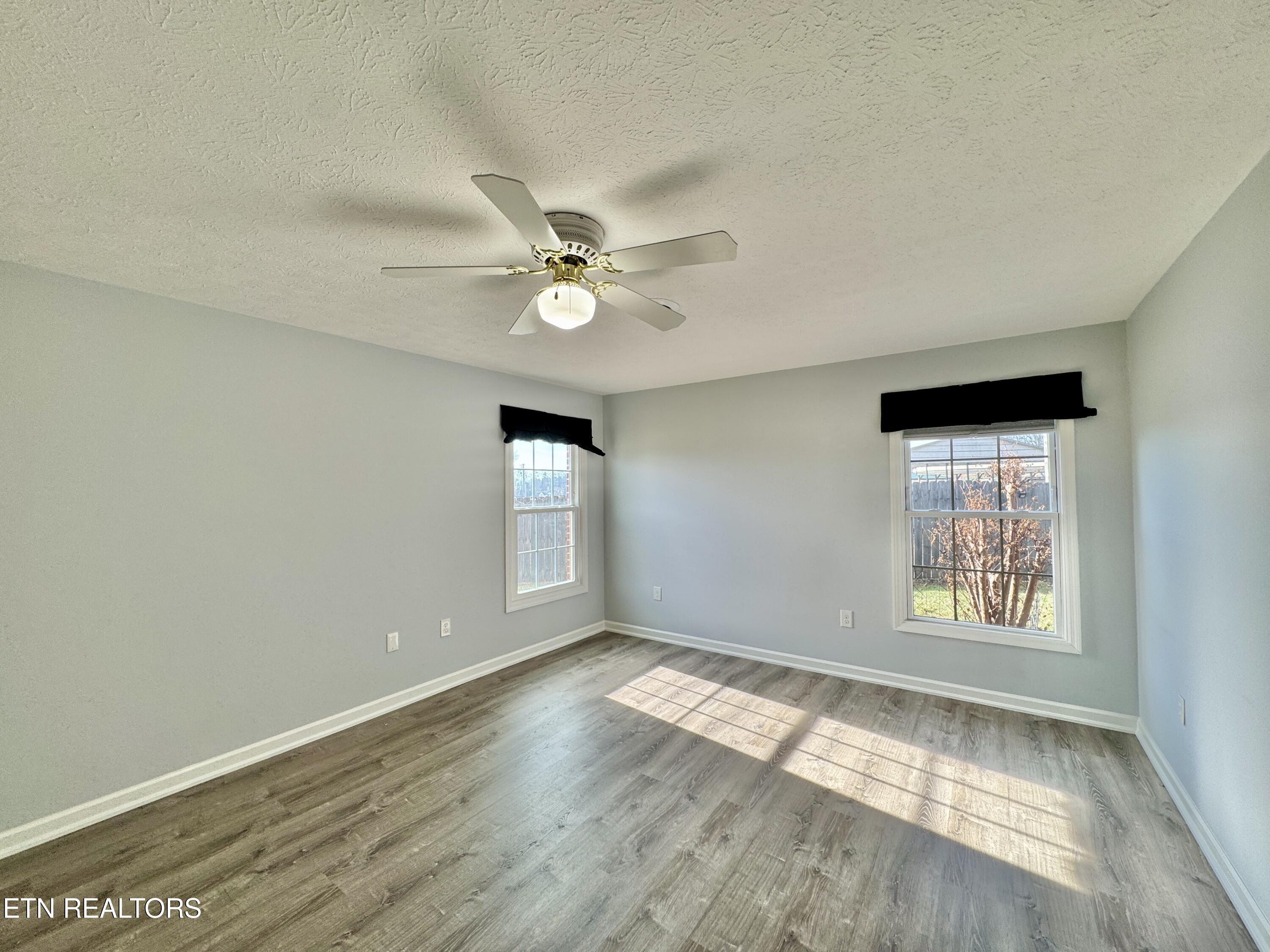 101 Pinewood Drive Lenoir City TN 37771