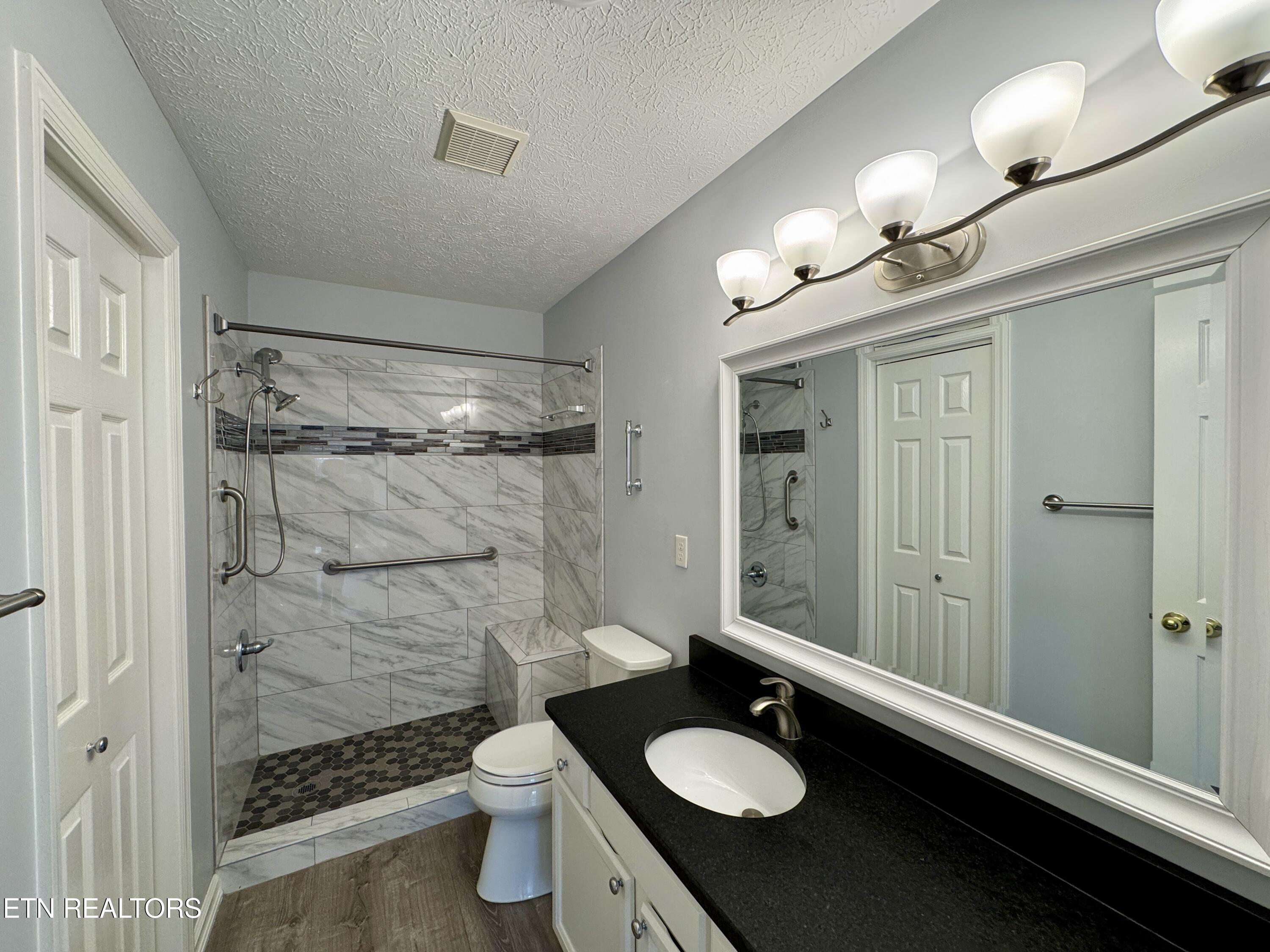 101 Pinewood Drive Lenoir City TN 37771