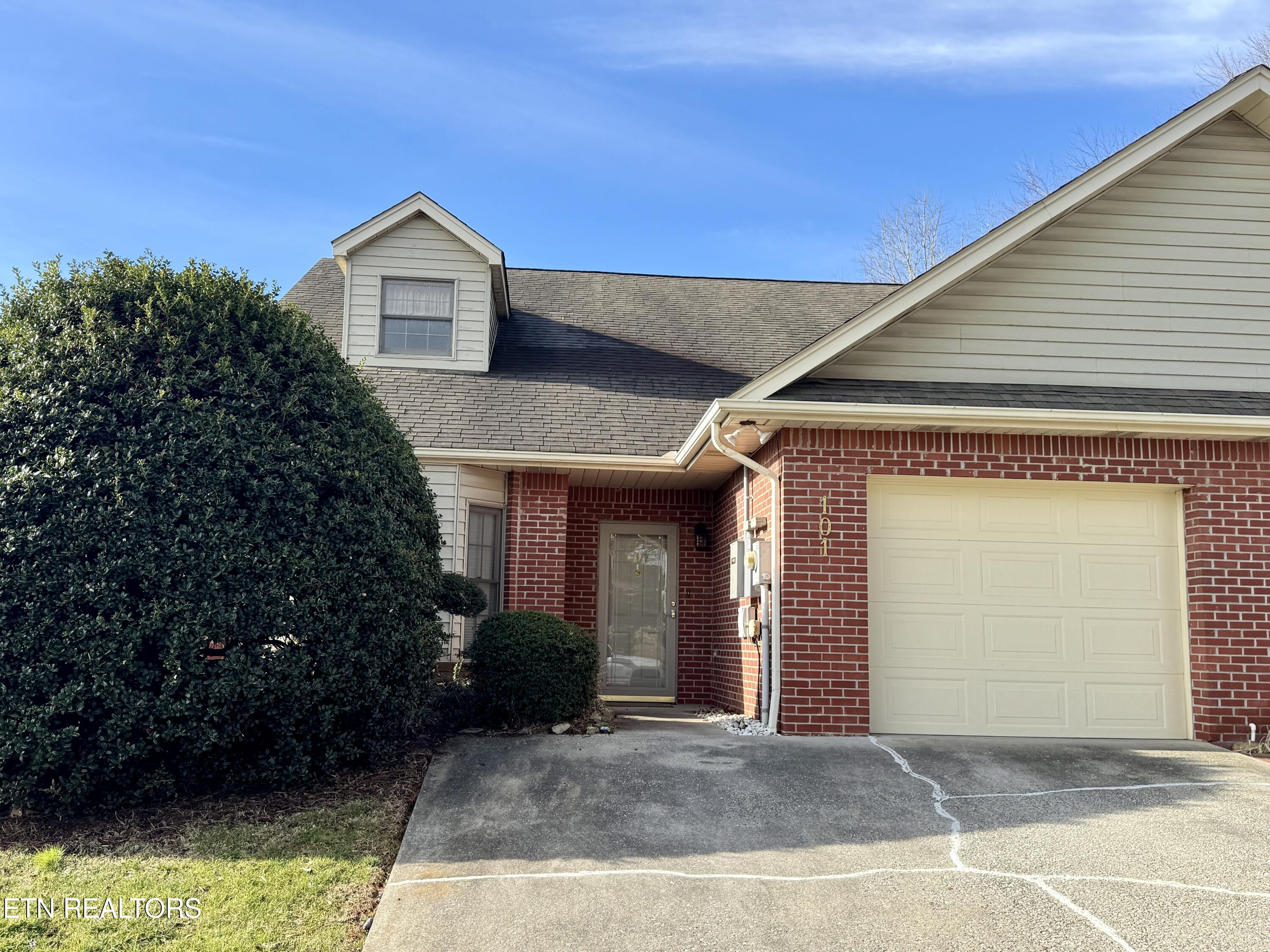 101 Pinewood Drive Lenoir City TN 37771