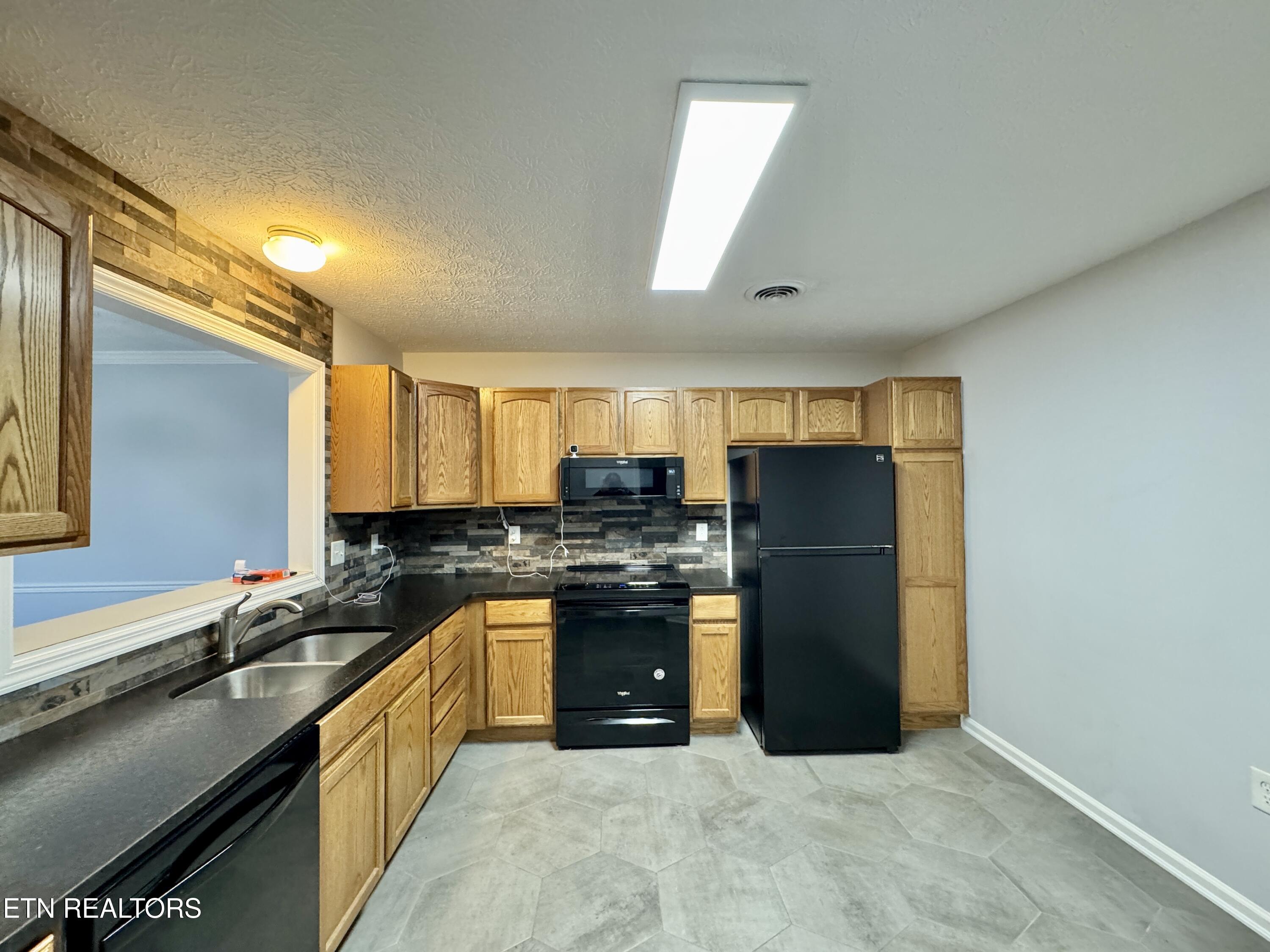 101 Pinewood Drive Lenoir City TN 37771