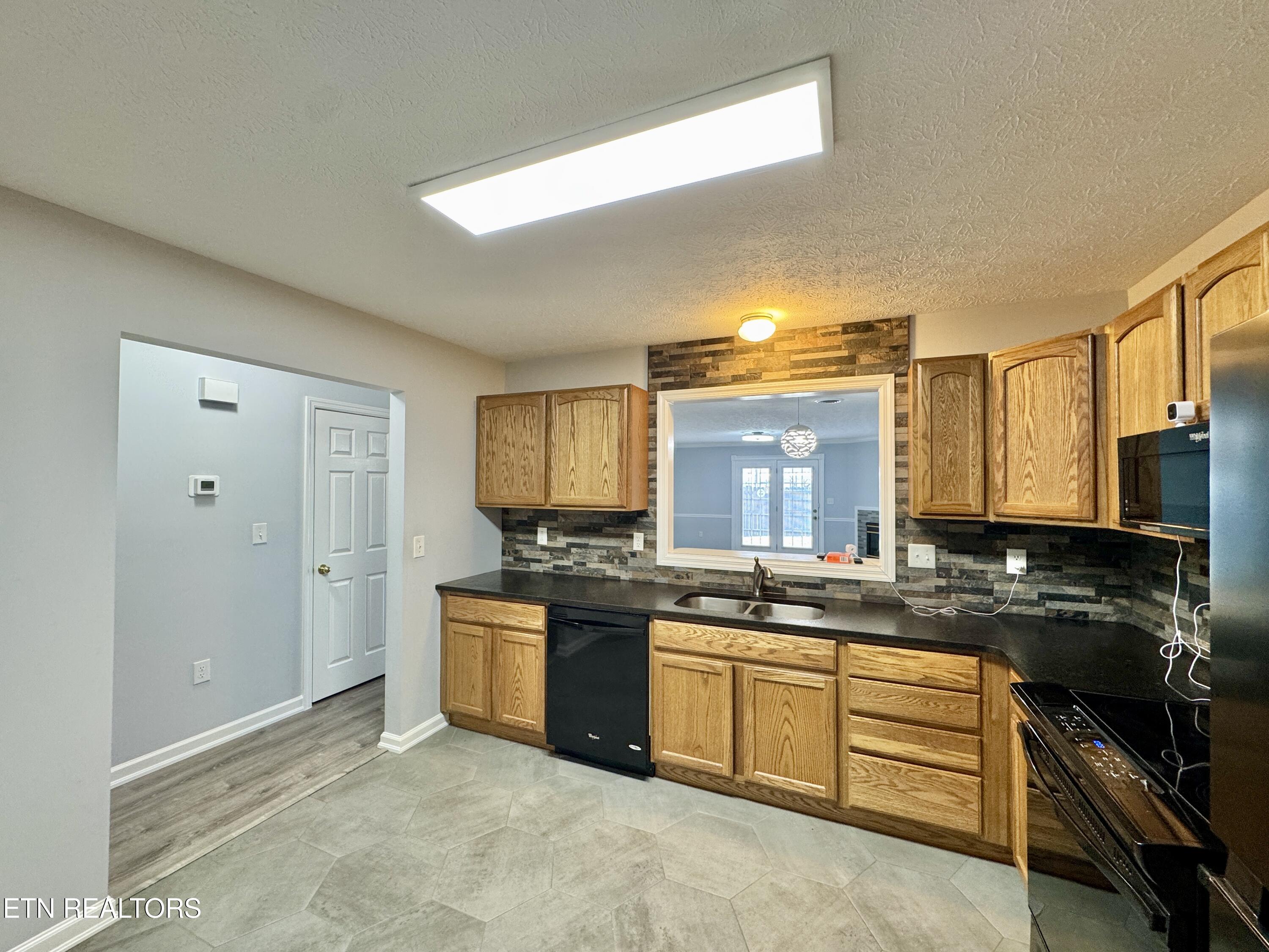 101 Pinewood Drive Lenoir City TN 37771