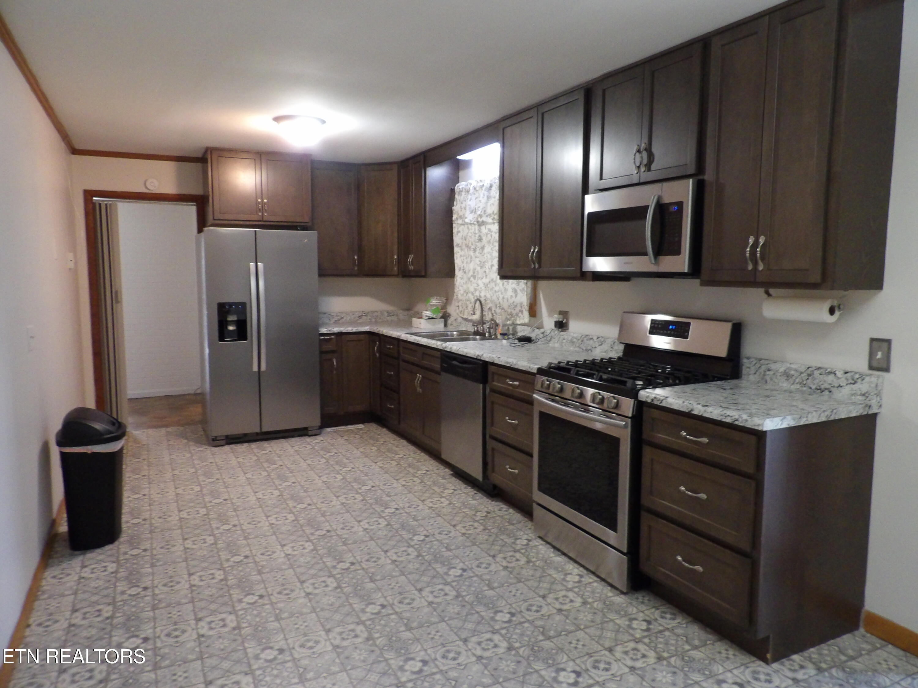 18 Sandra Lane Crossville TN 38555