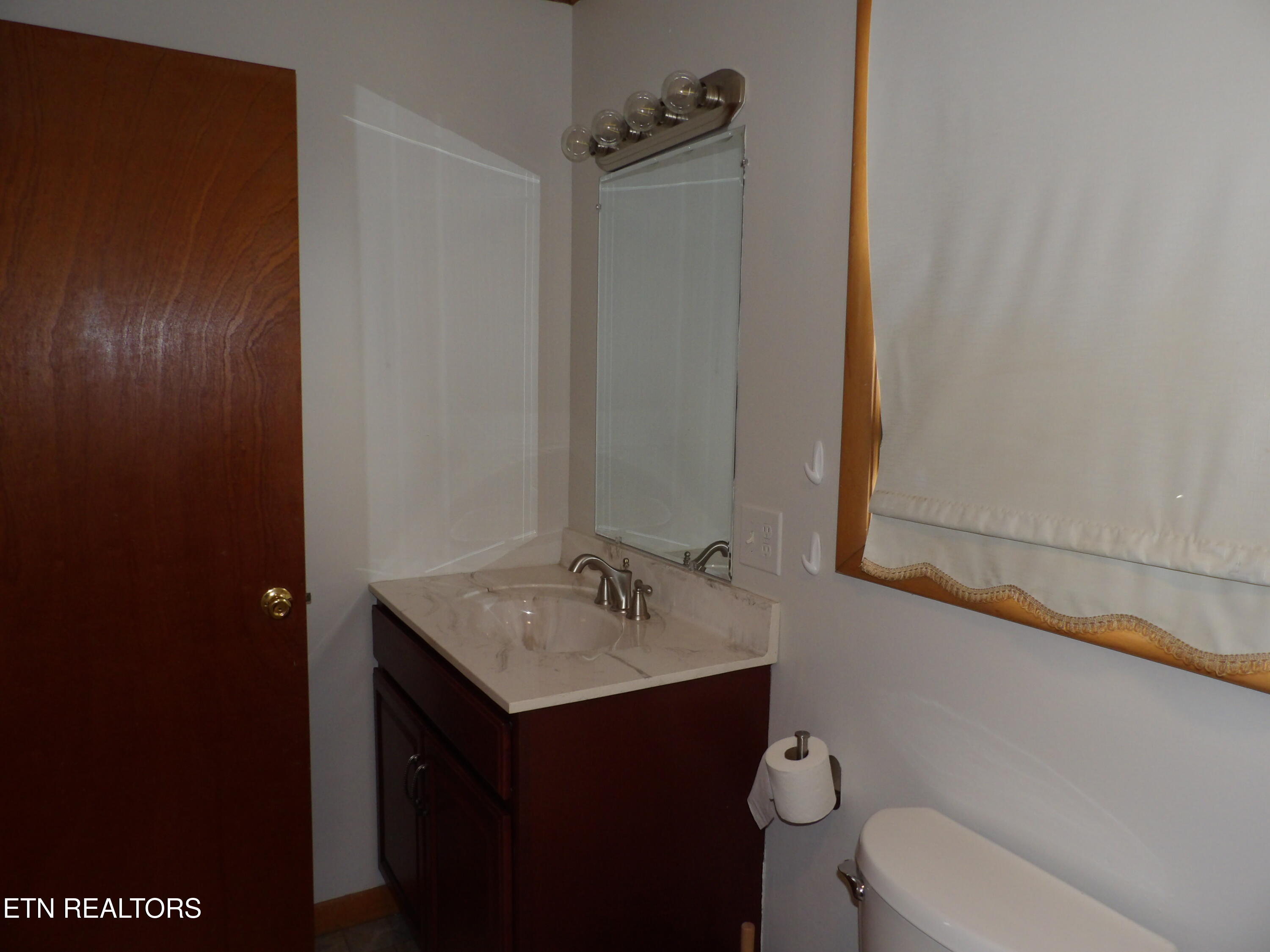 18 Sandra Lane Crossville TN 38555