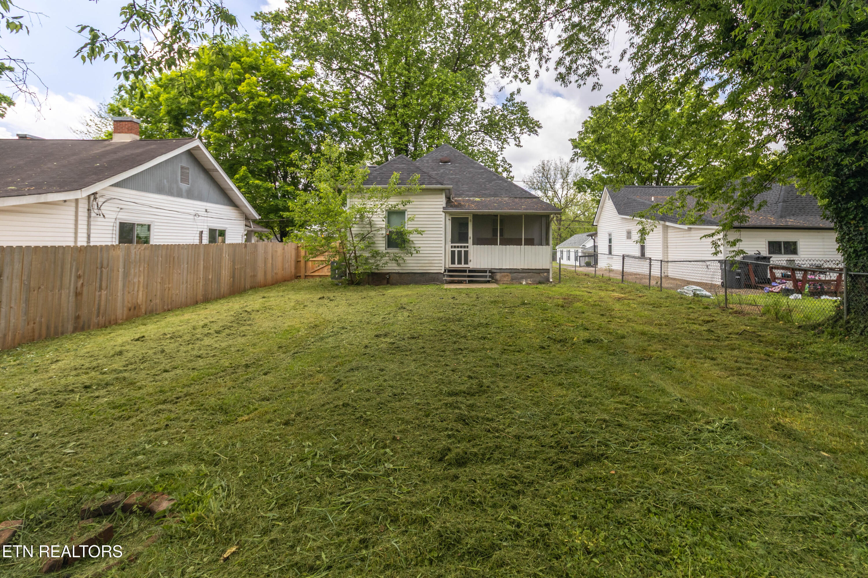 2638 Barton Street Knoxville TN 37917