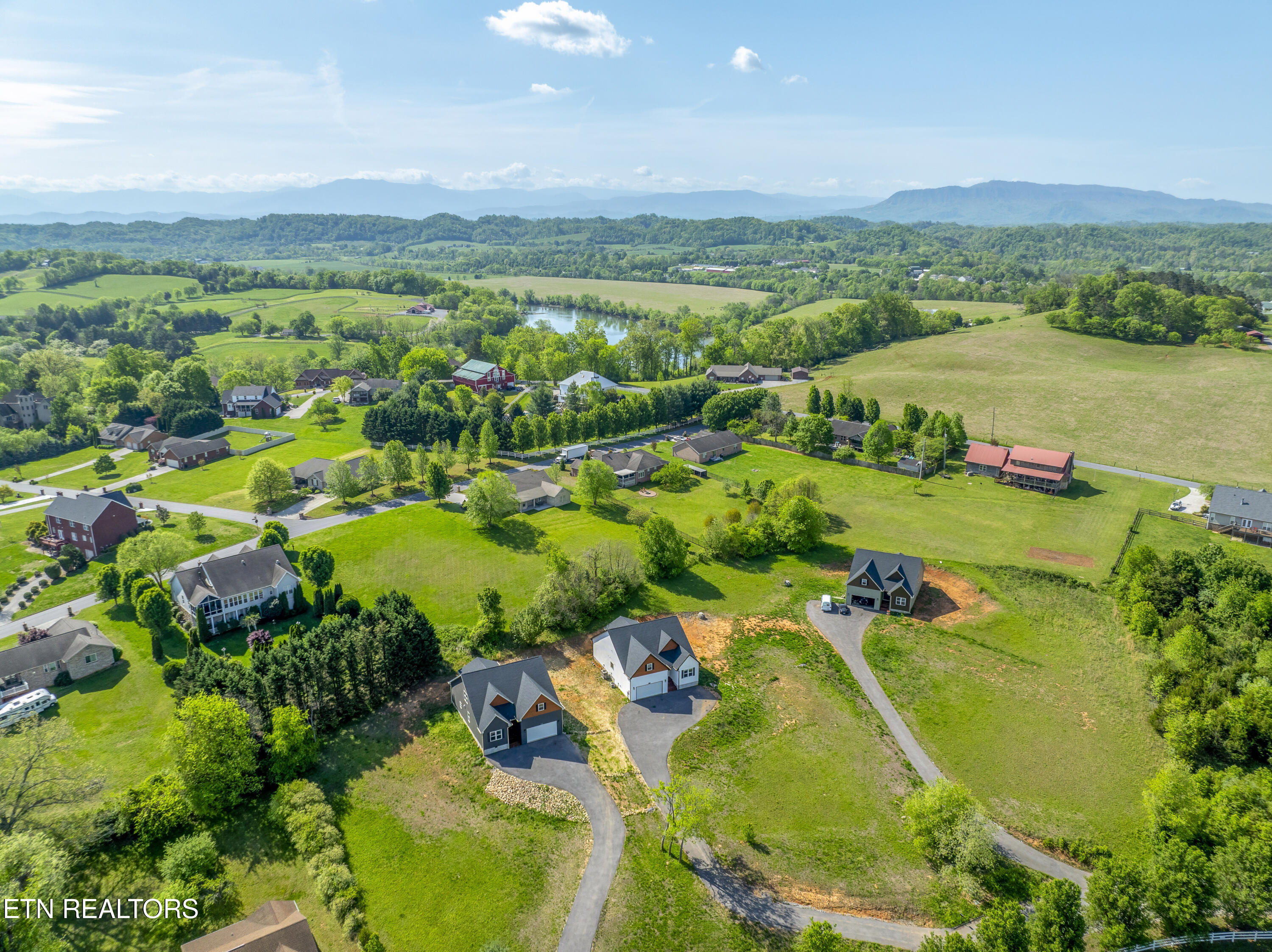 1514 Broad River Lane Sevierville TN 37876