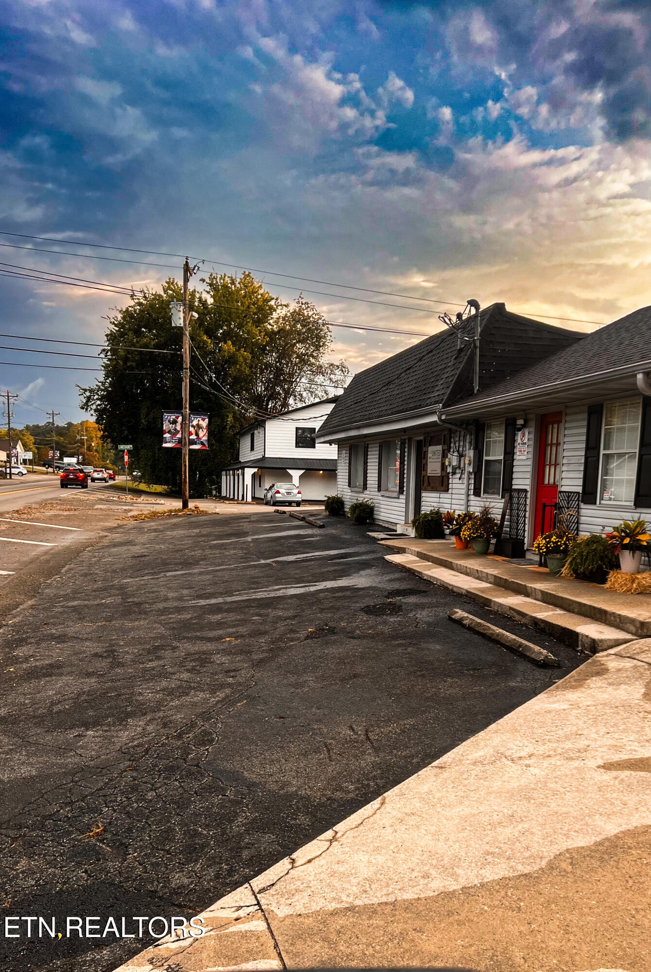 801 W Race Street Kingston TN 37763