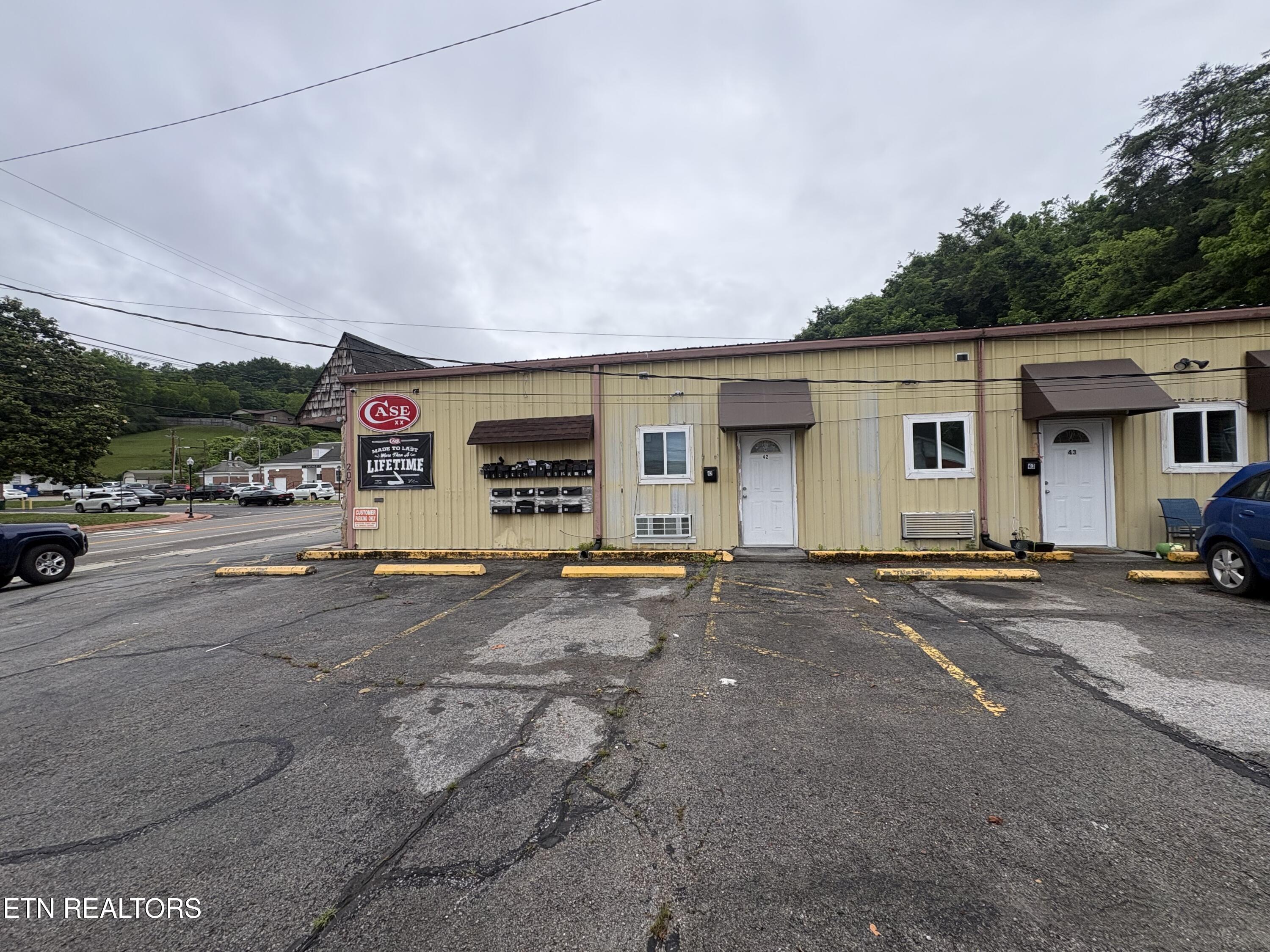207 E Race Street Kingston TN 37763