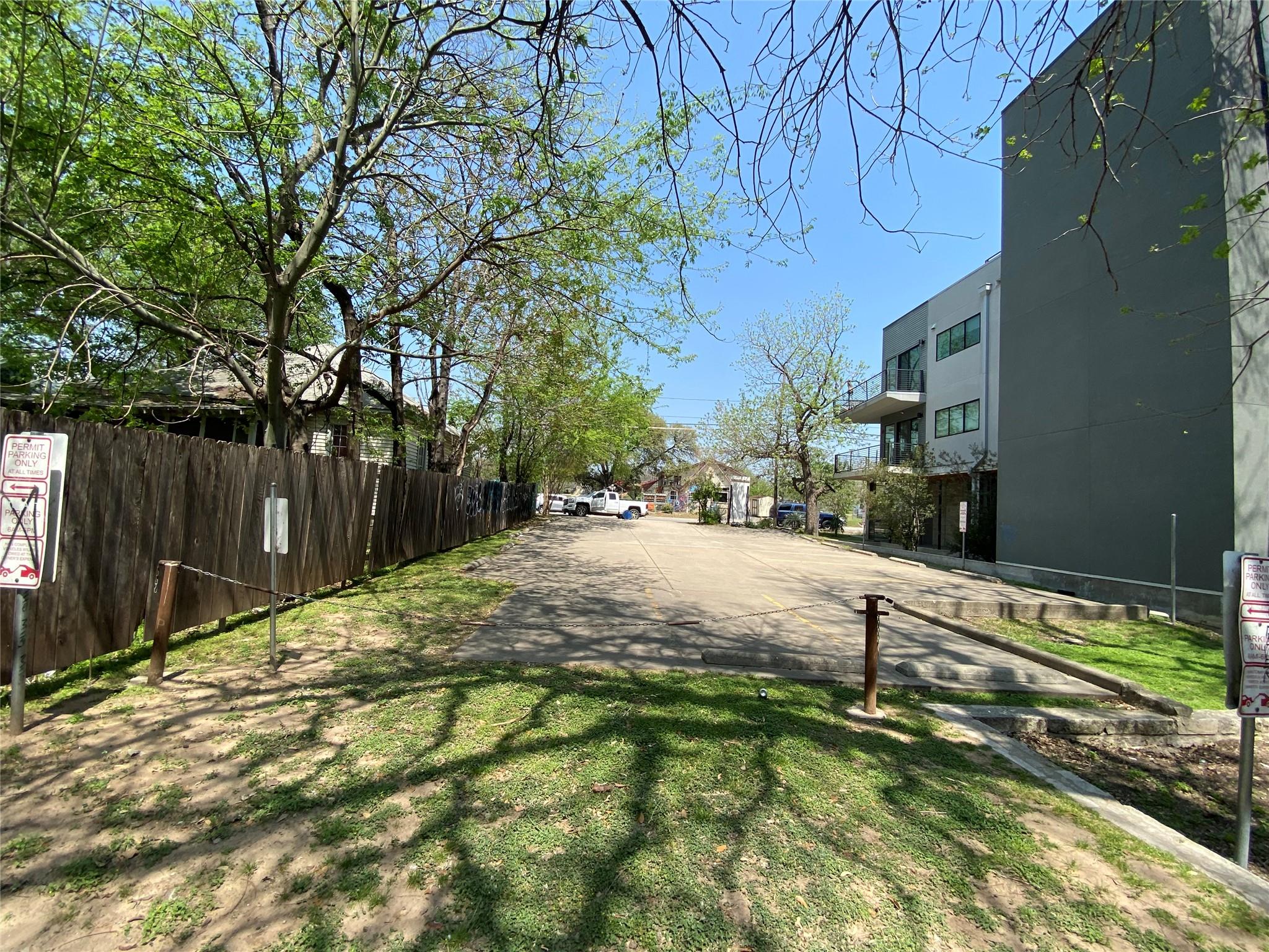 1613 E 7th Street Austin TX 78702