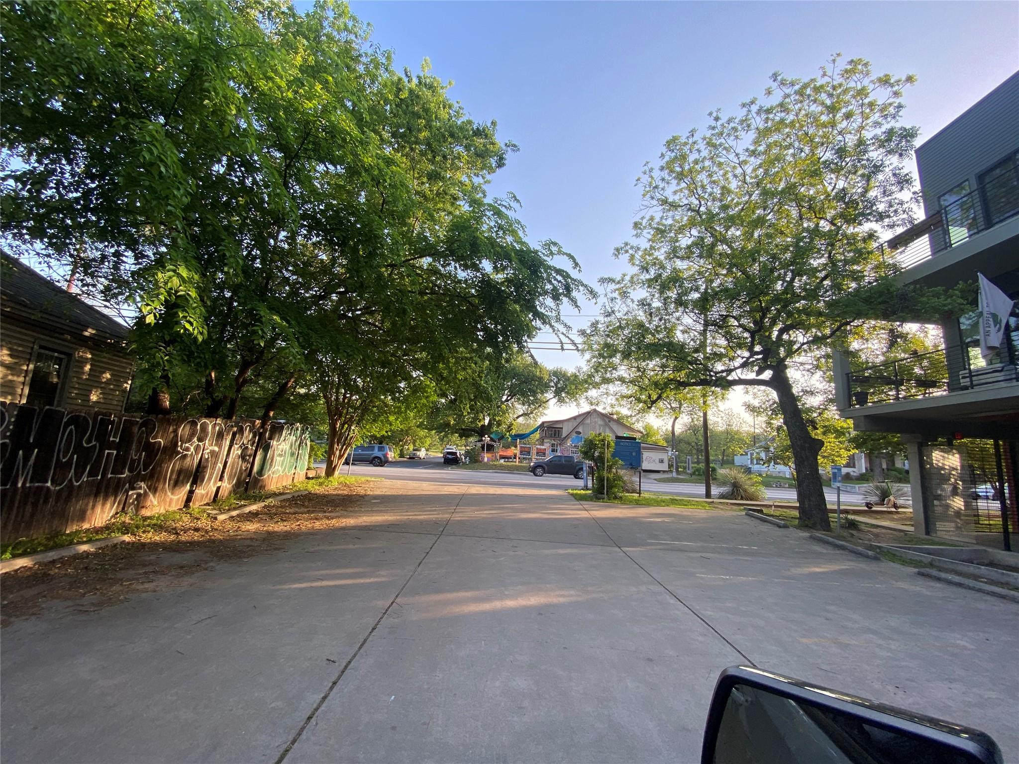 1613 E 7th Street Austin TX 78702