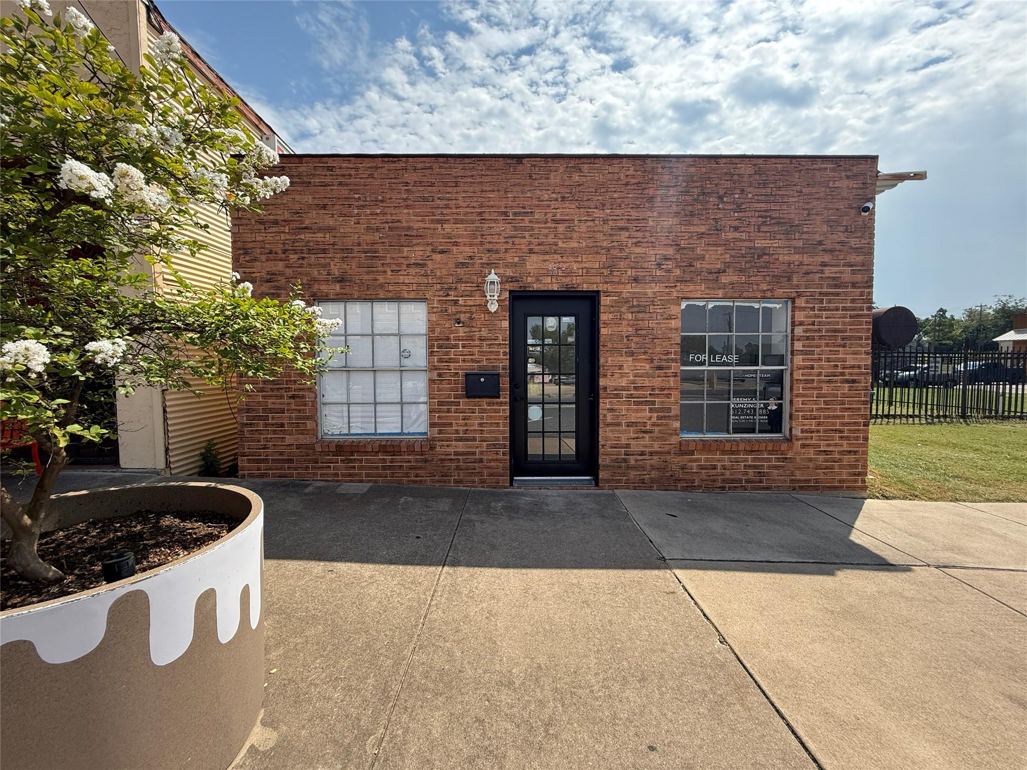 117 S Main Street Elgin TX 78621
