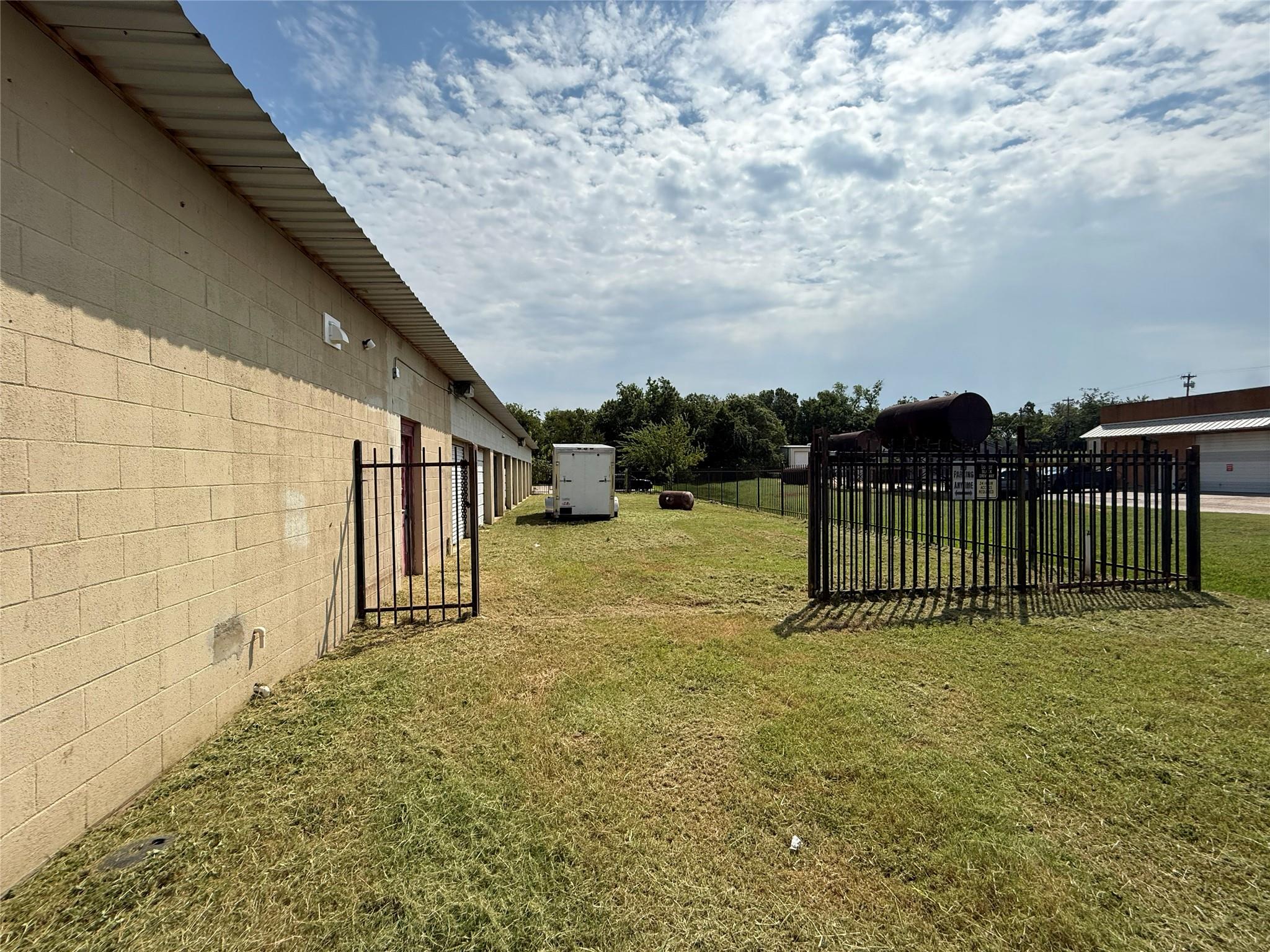 117 S Main Street Elgin TX 78621