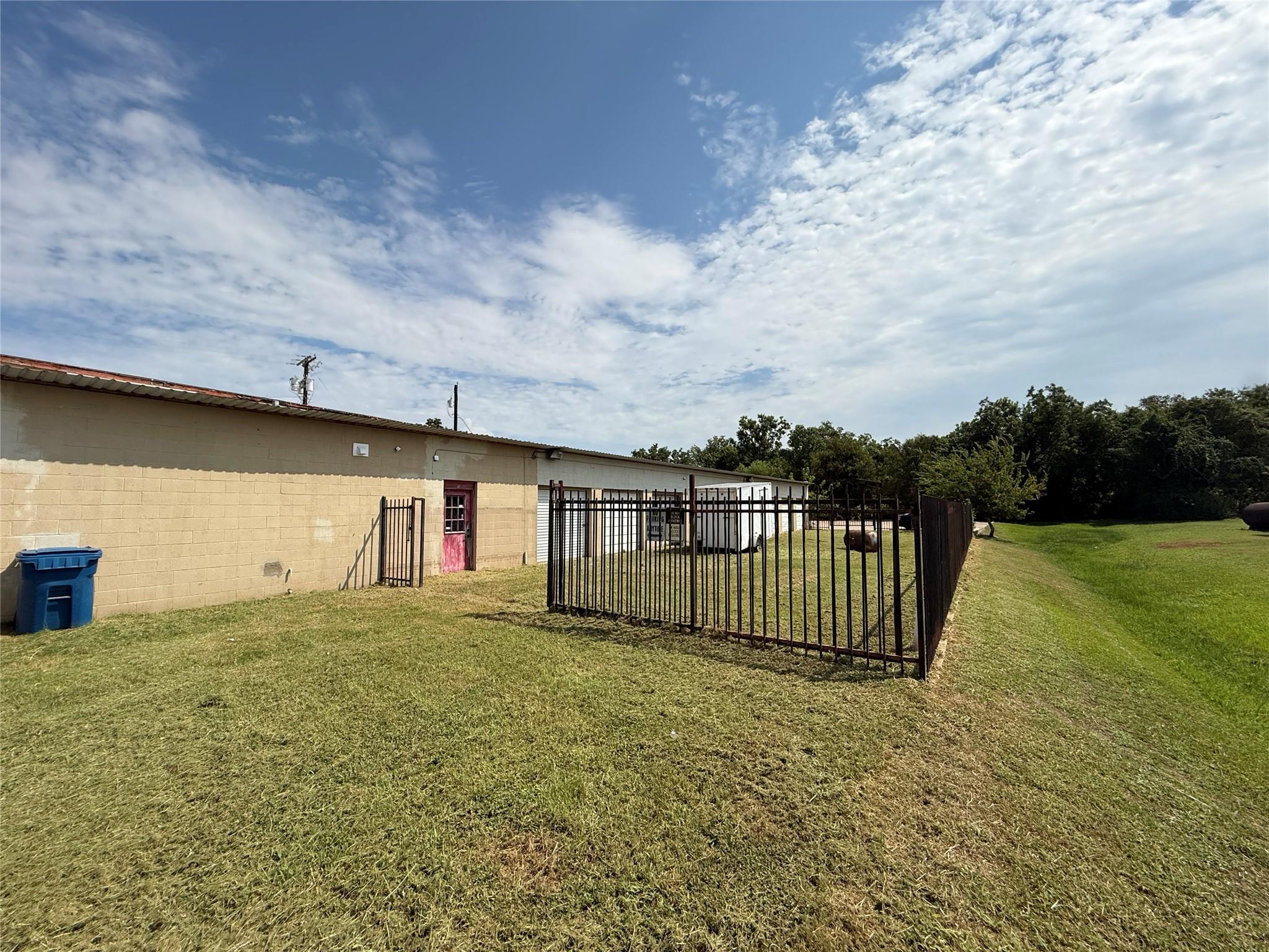 117 S Main Street Elgin TX 78621