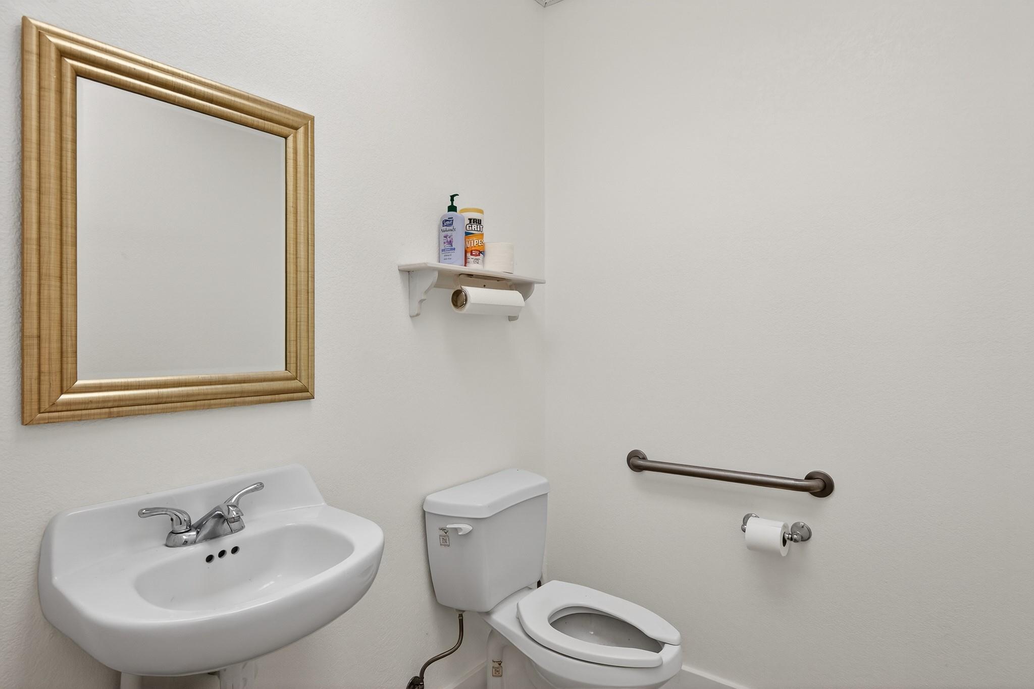 410 N West Bertram TX 78605