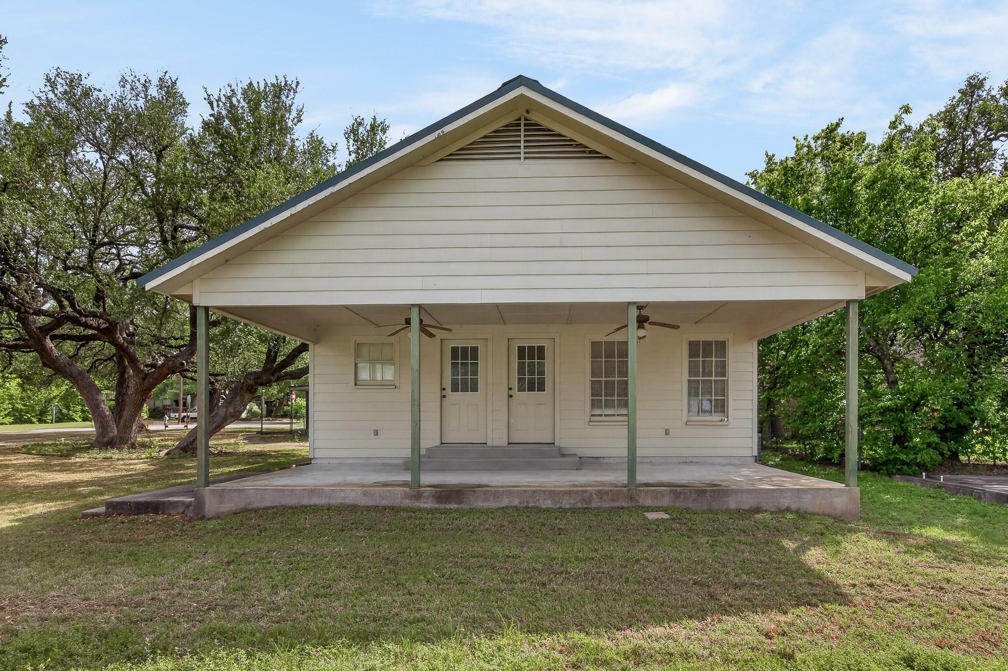 410 N West Bertram TX 78605