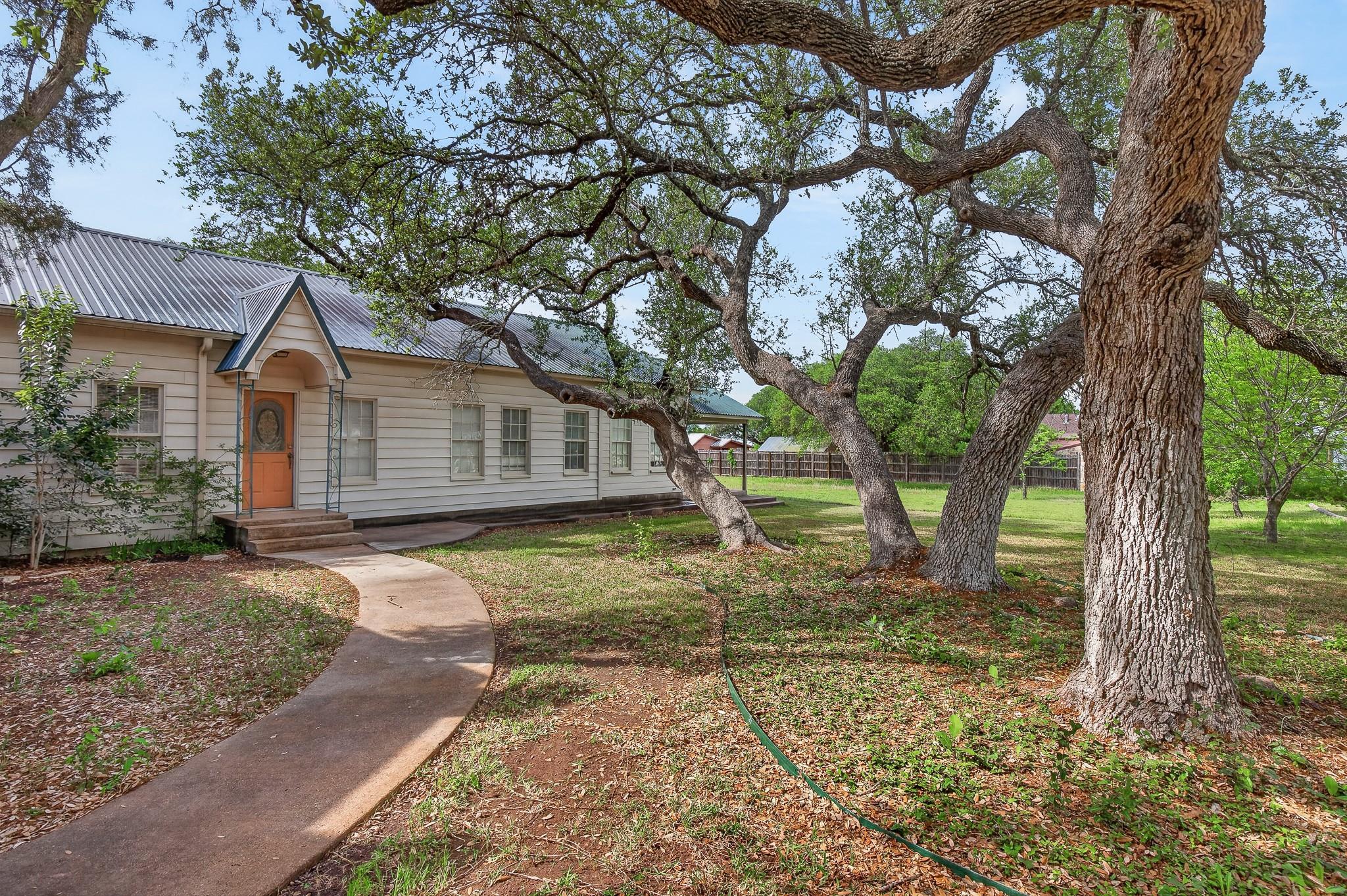 410 N West Bertram TX 78605