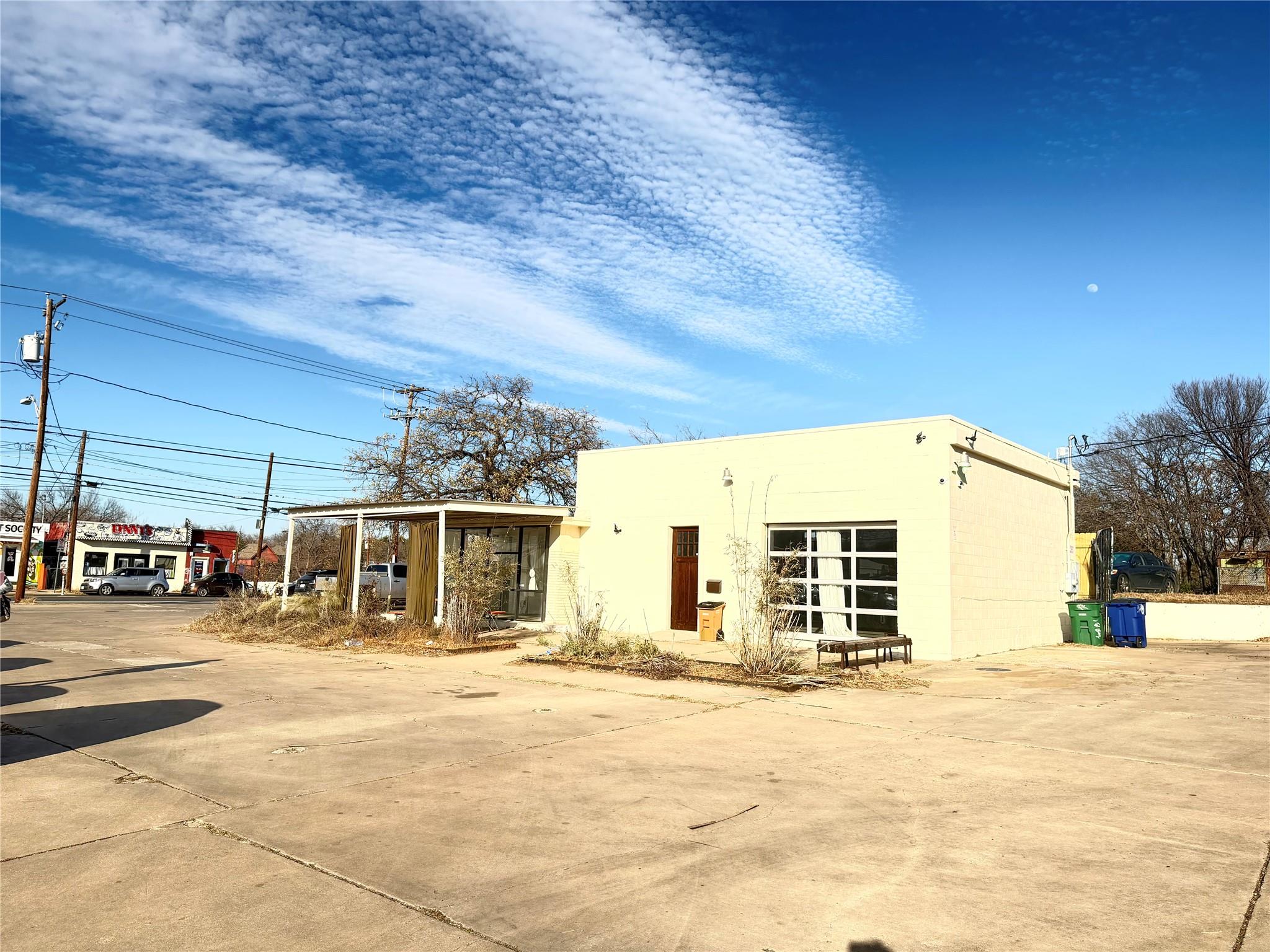 1901 E 12th Street Austin TX 78702