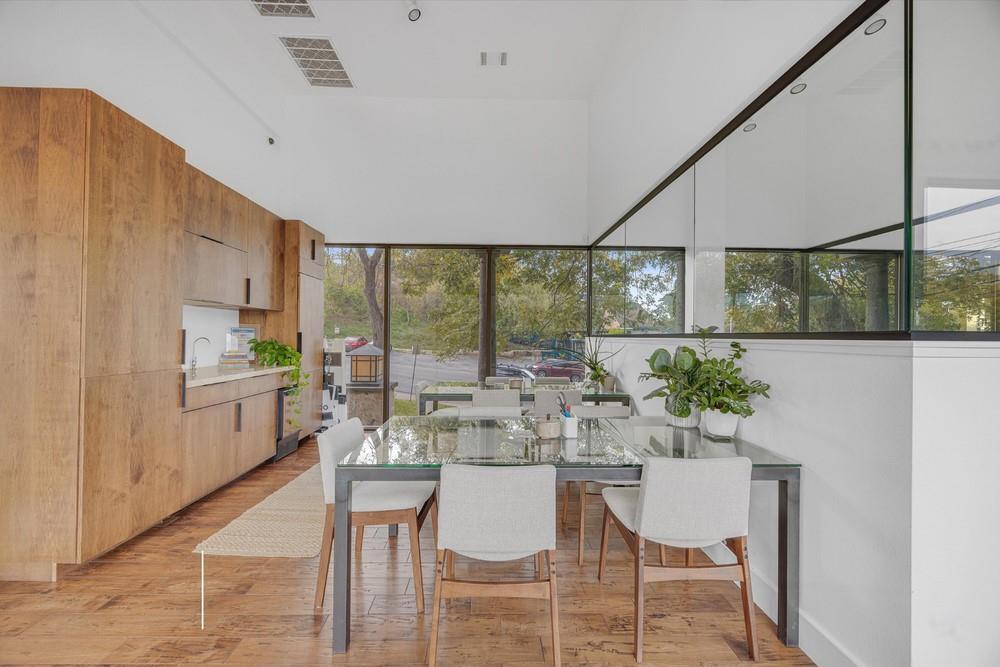 1529 Barton Springs Road Austin TX 78704