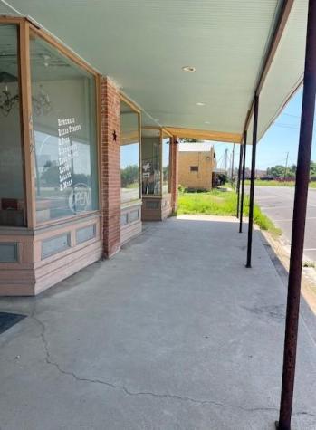 412 W Batte Street Cameron TX 76520