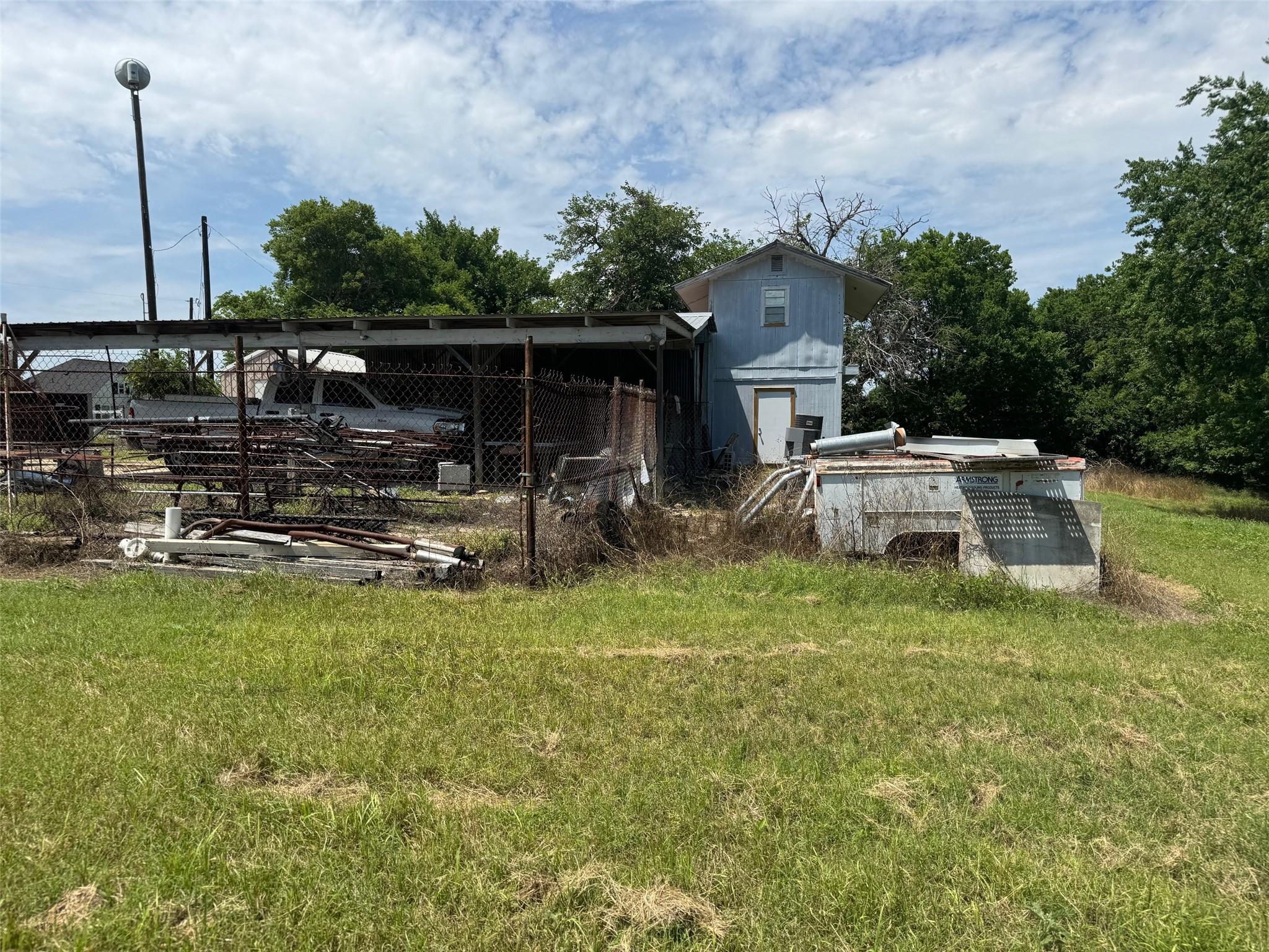 1620 N Pecos Street N Lockhart TX 78644