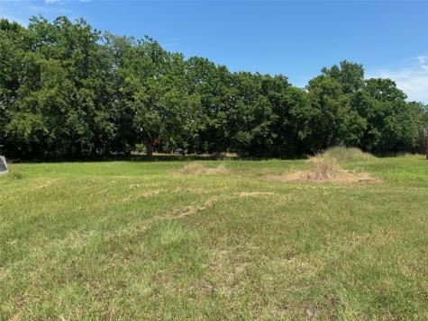 1620 N Pecos Street N Lockhart TX 78644