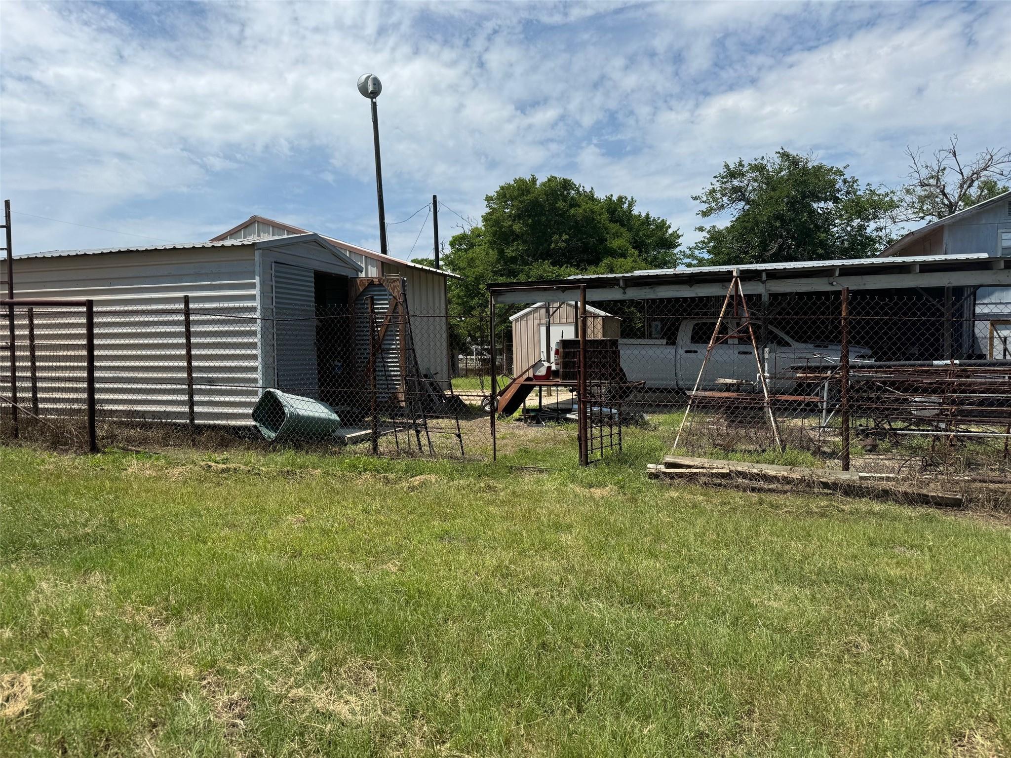 1620 N Pecos Street N Lockhart TX 78644