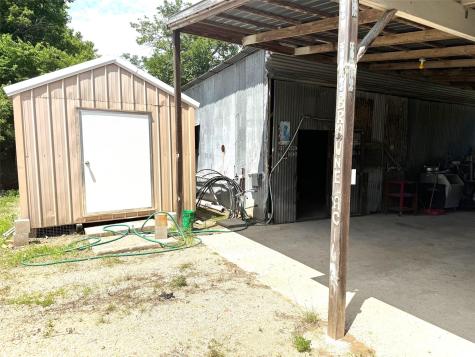 1620 N Pecos Street N Lockhart TX 78644
