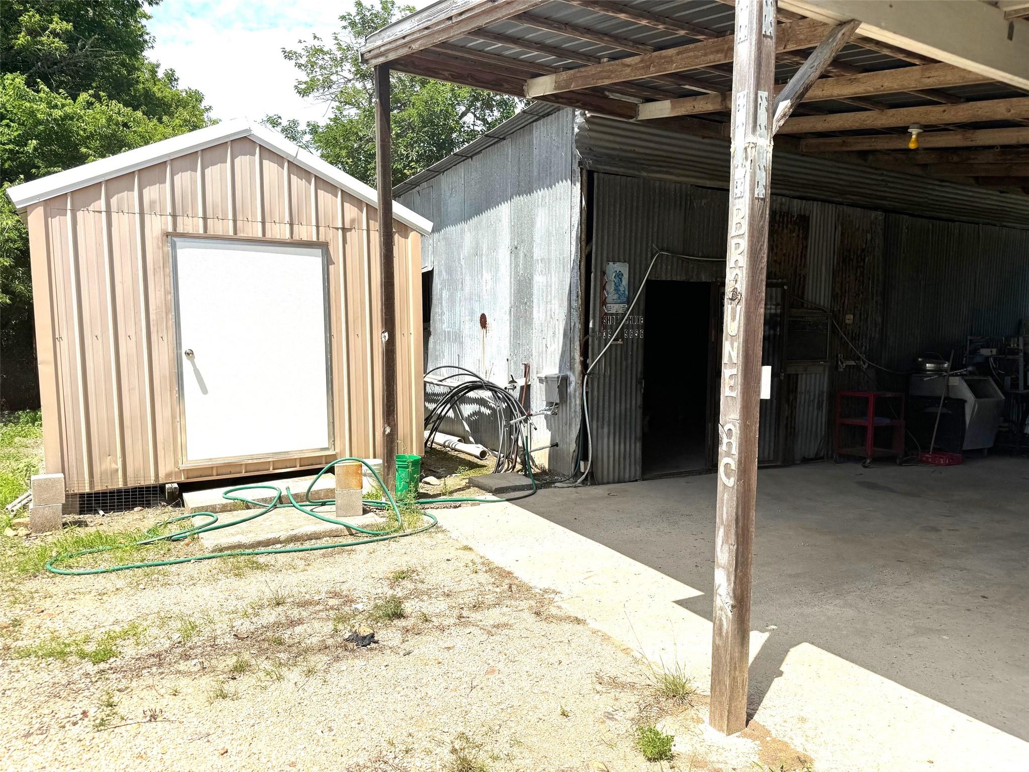 1620 N Pecos Street N Lockhart TX 78644