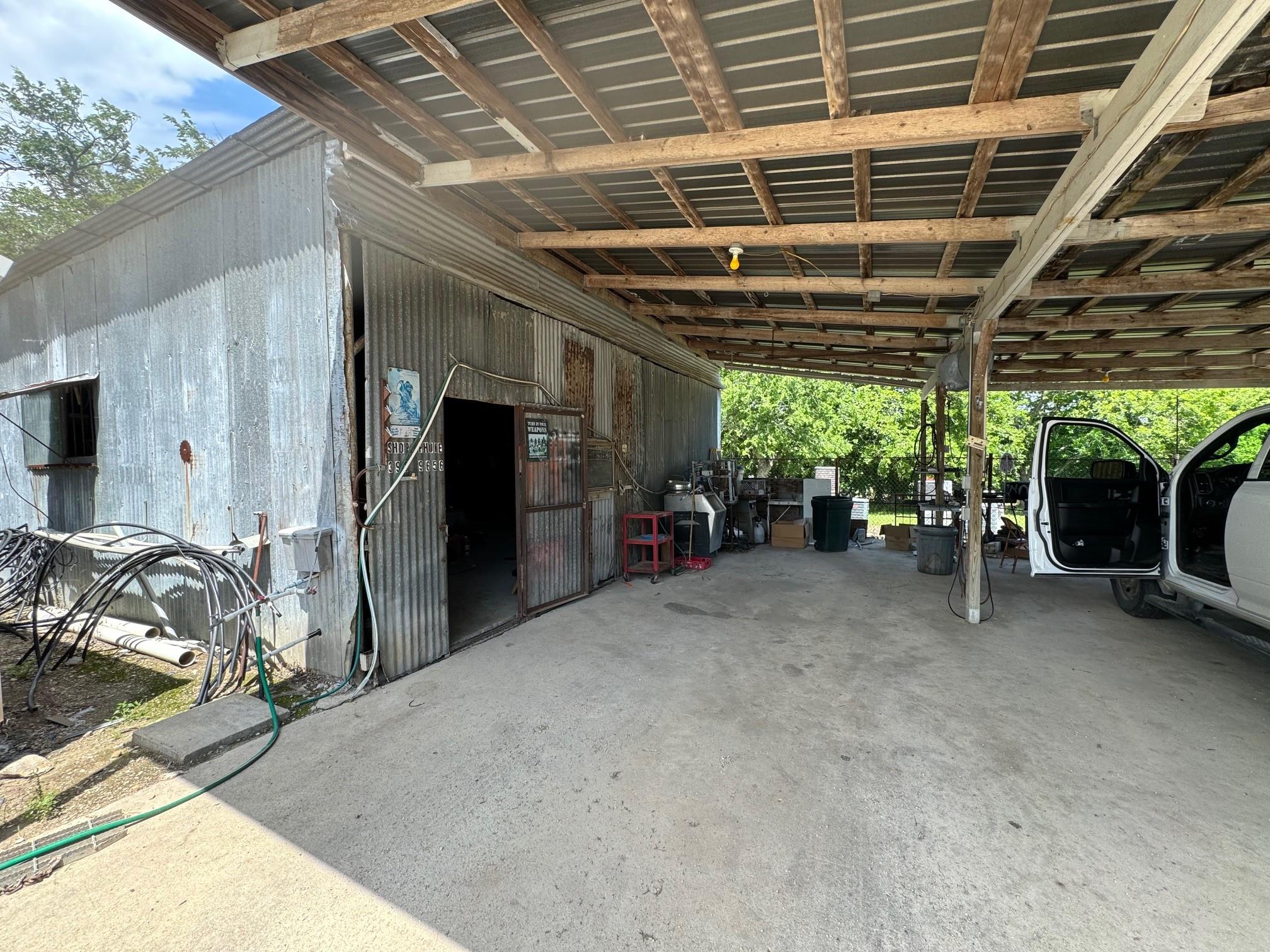 1620 N Pecos Street N Lockhart TX 78644