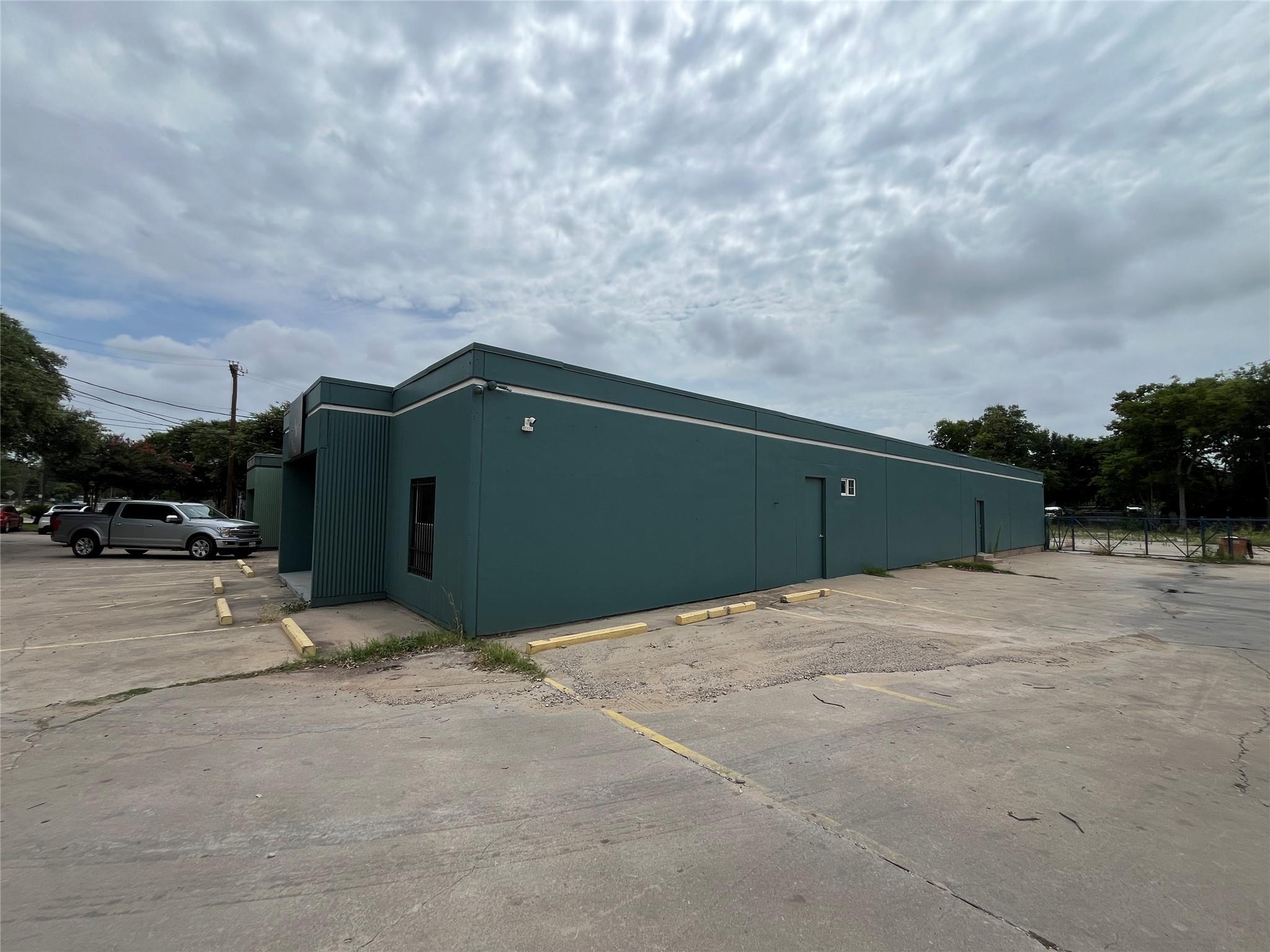 513 Thompson Lane Austin TX 78742