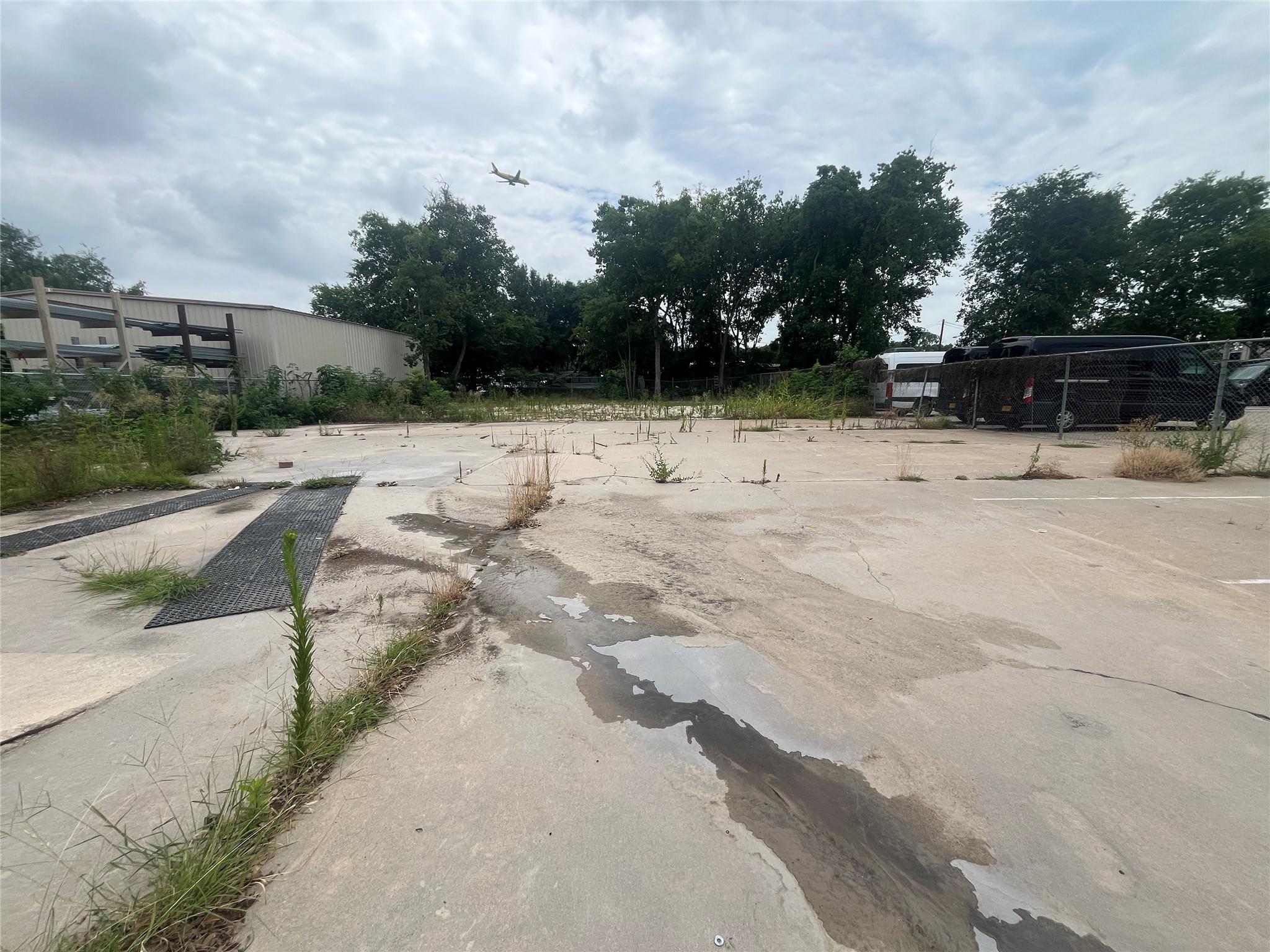 513 Thompson Lane Austin TX 78742