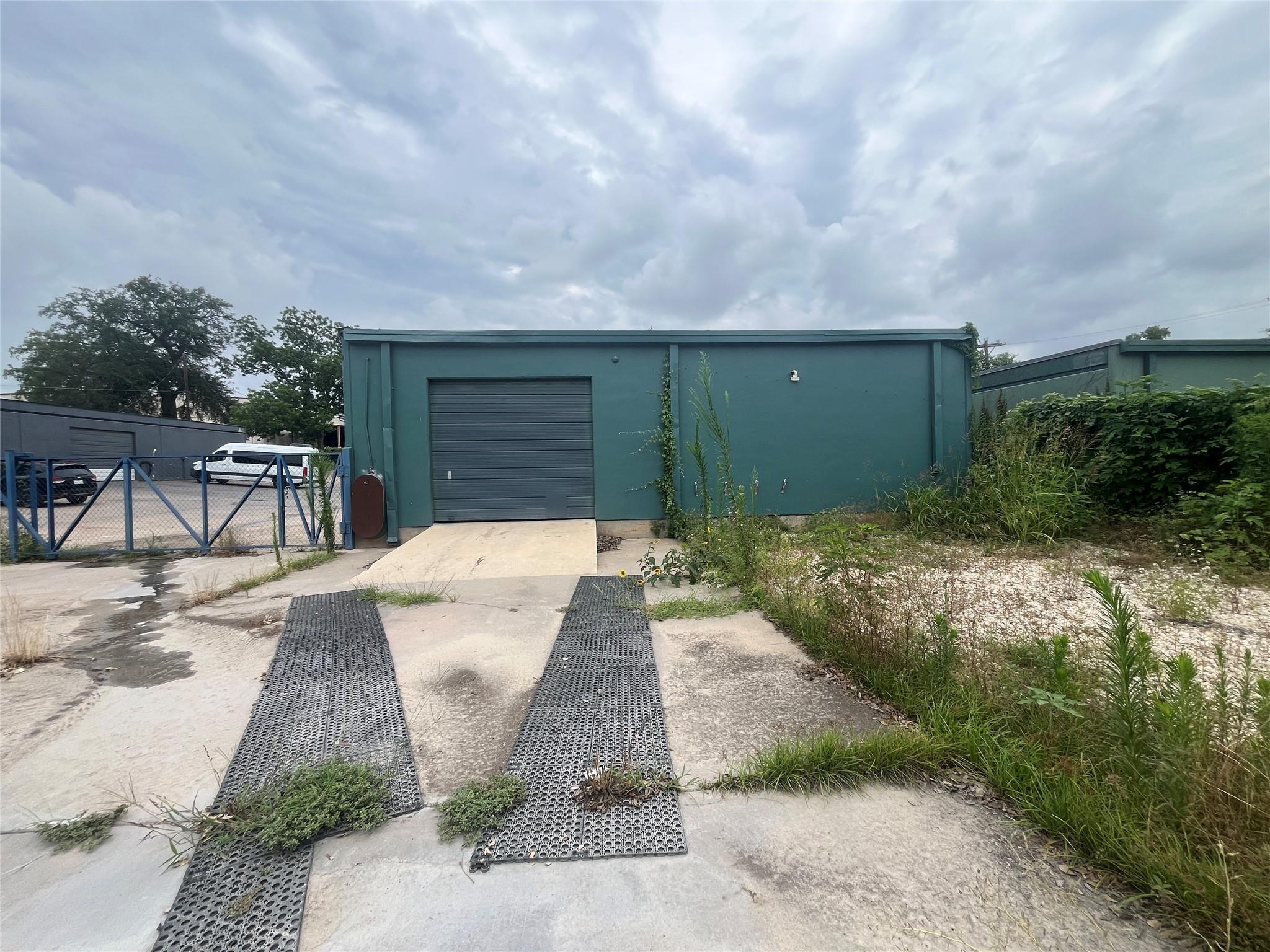 513 Thompson Lane Austin TX 78742