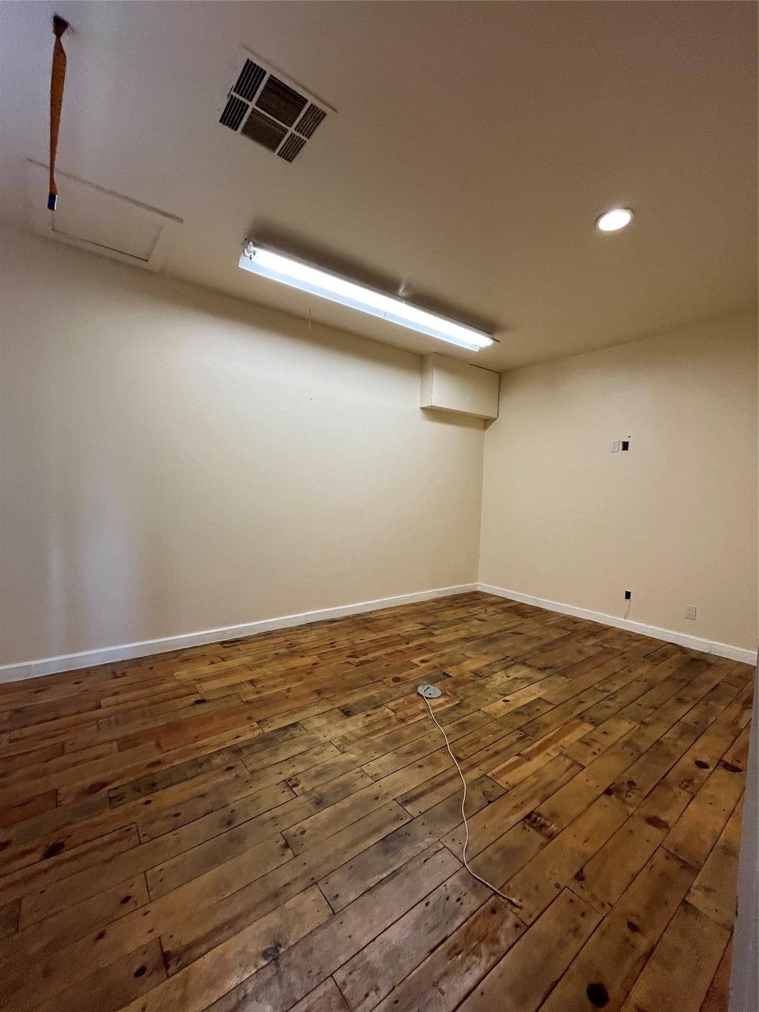 513 Thompson Lane Austin TX 78742