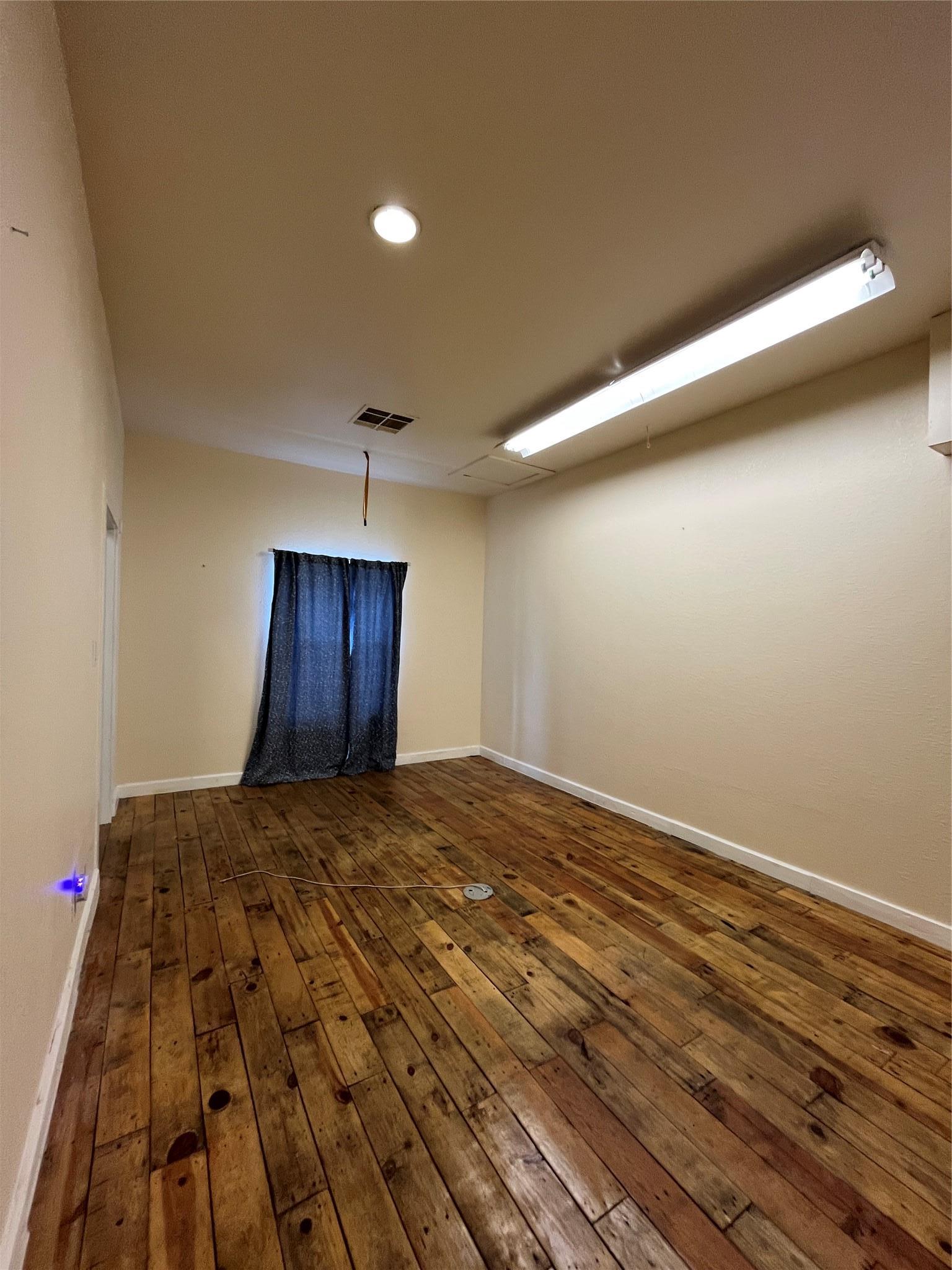 513 Thompson Lane Austin TX 78742