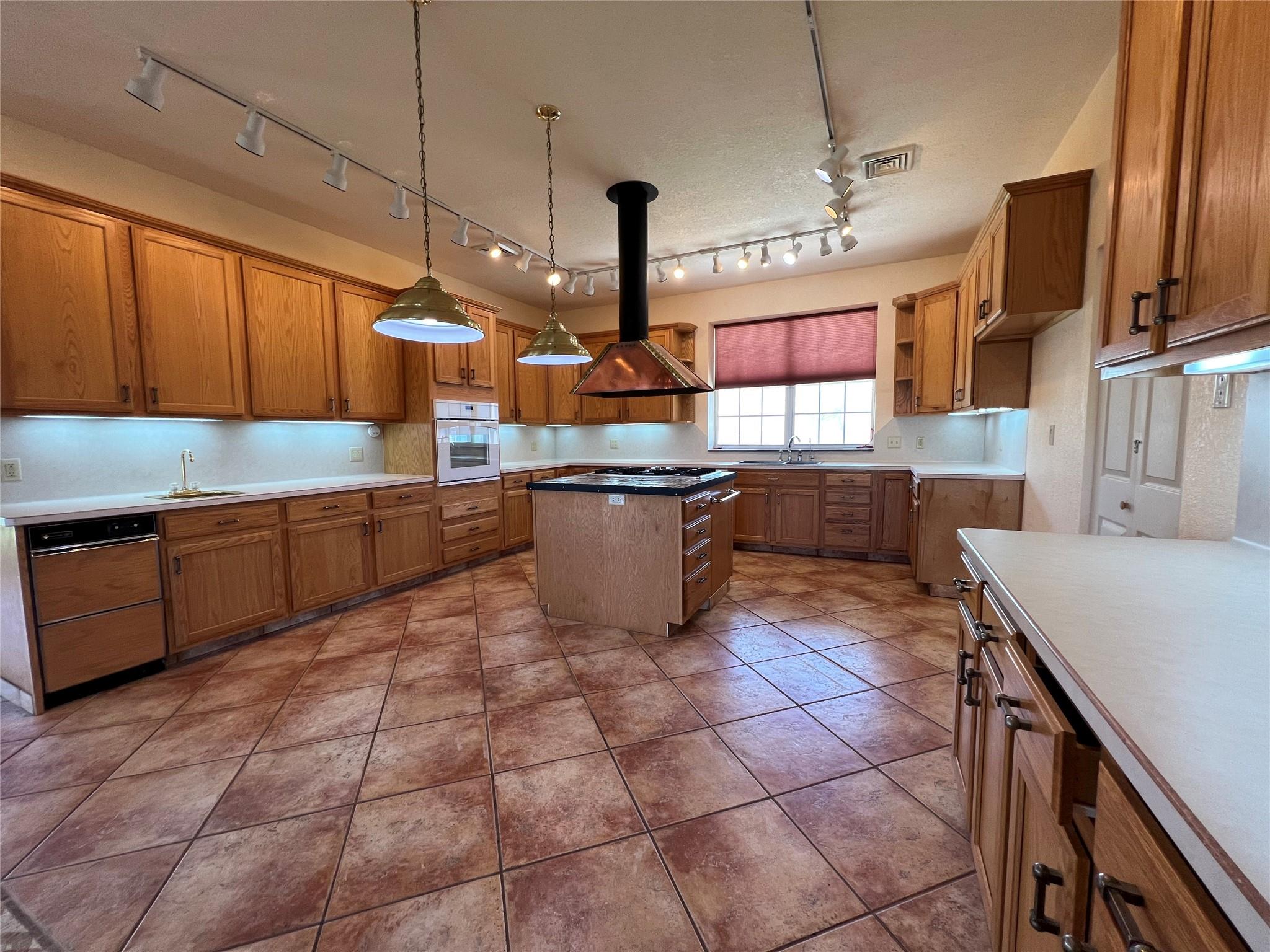333 County Road 497 Taylor TX 76574