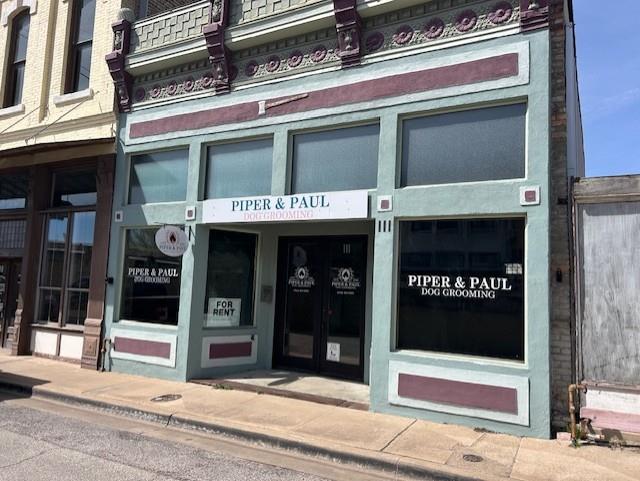 111 N Main Street Taylor TX 76574