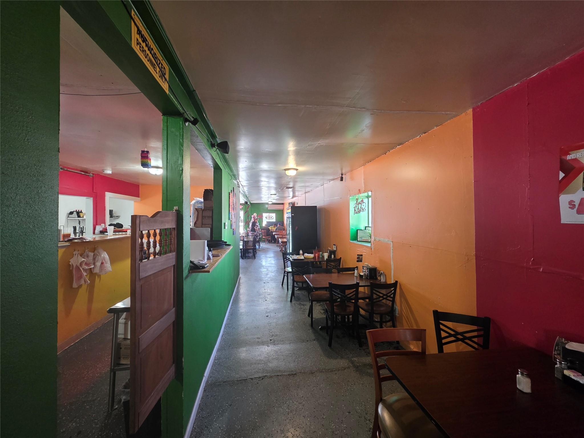 405 S Main Street S Taylor TX 76574