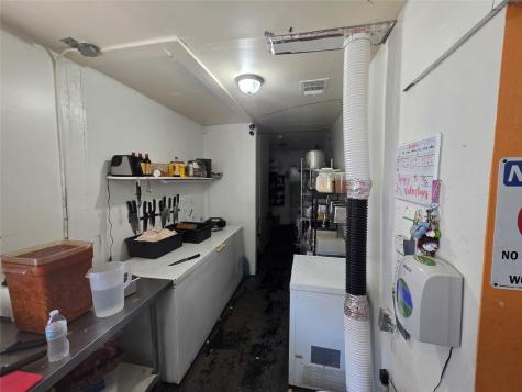 405 S Main Street S Taylor TX 76574