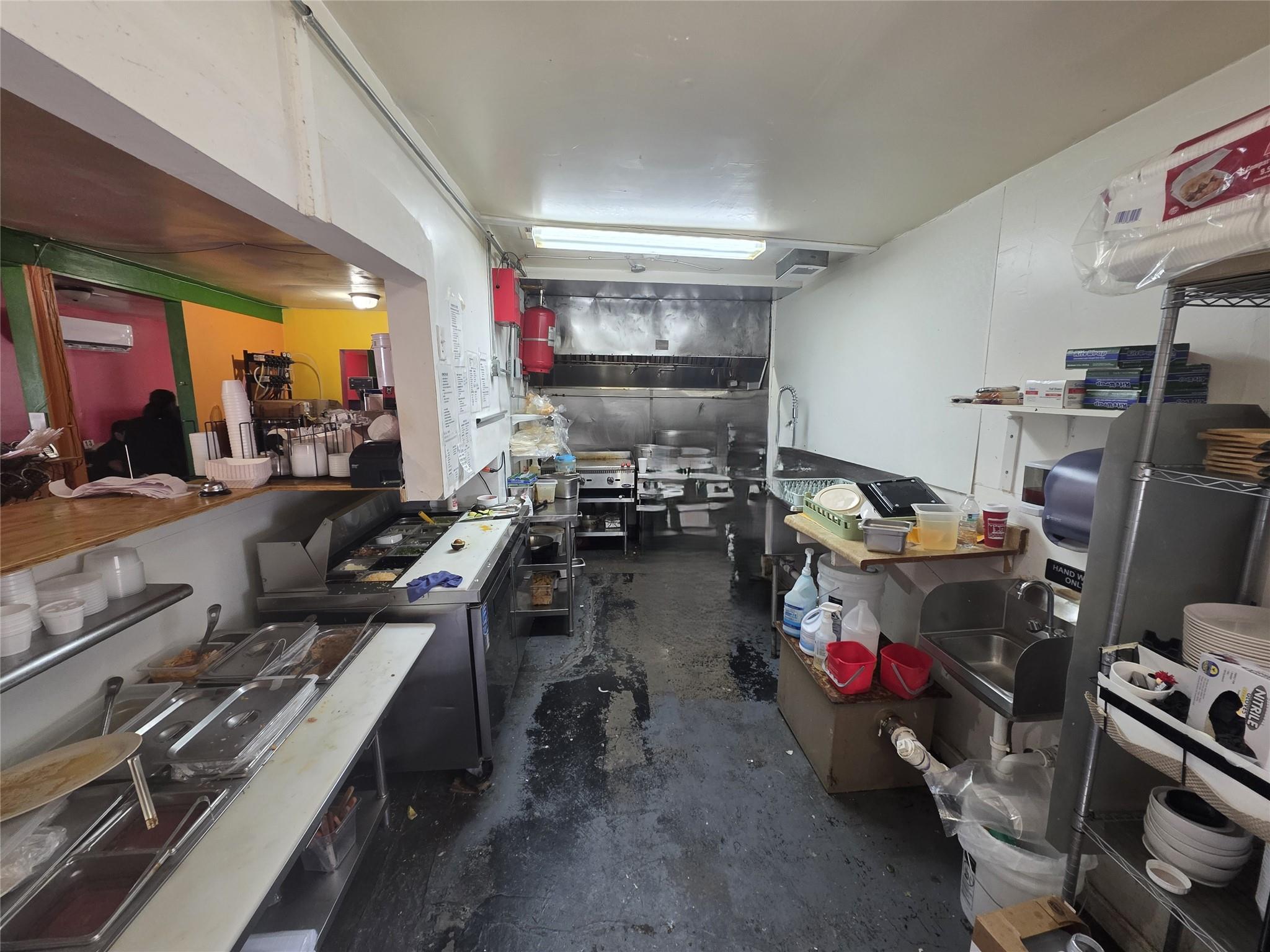 405 S Main Street S Taylor TX 76574