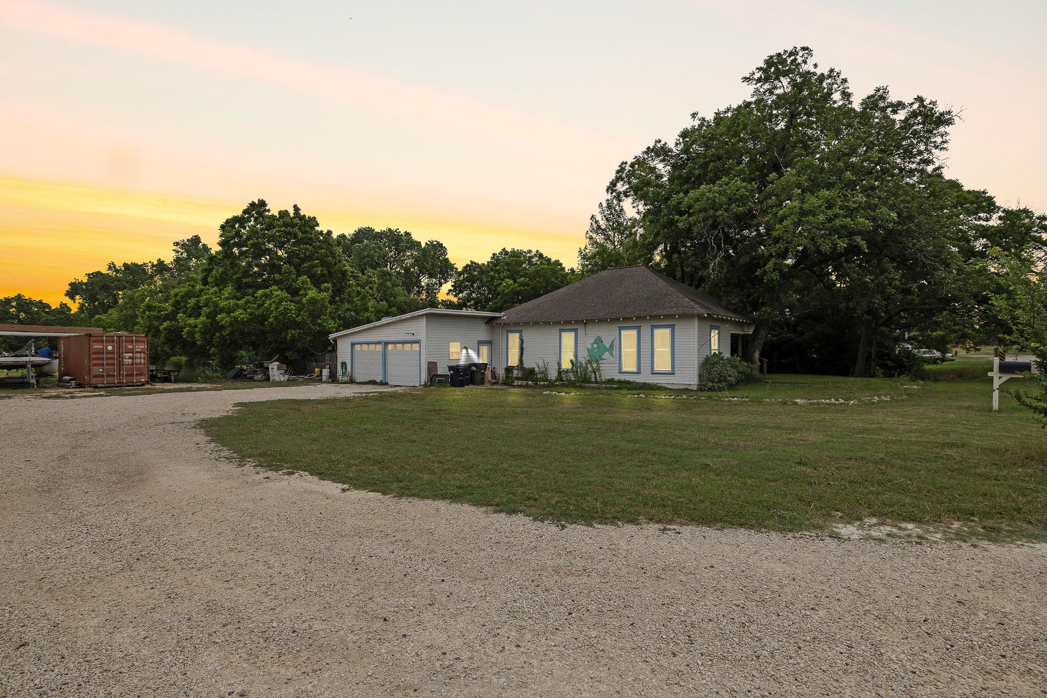 103 E Willis Street Leander TX 78641