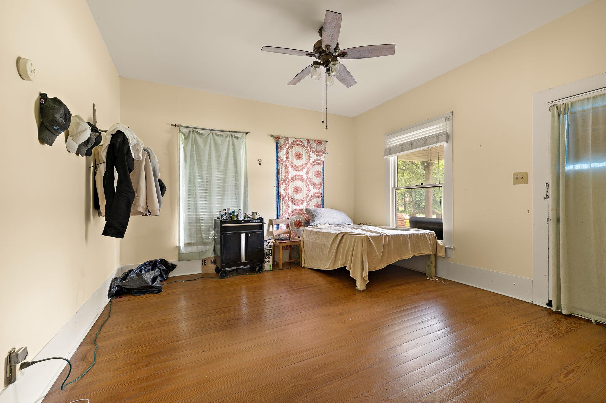 103 E Willis Street Leander TX 78641