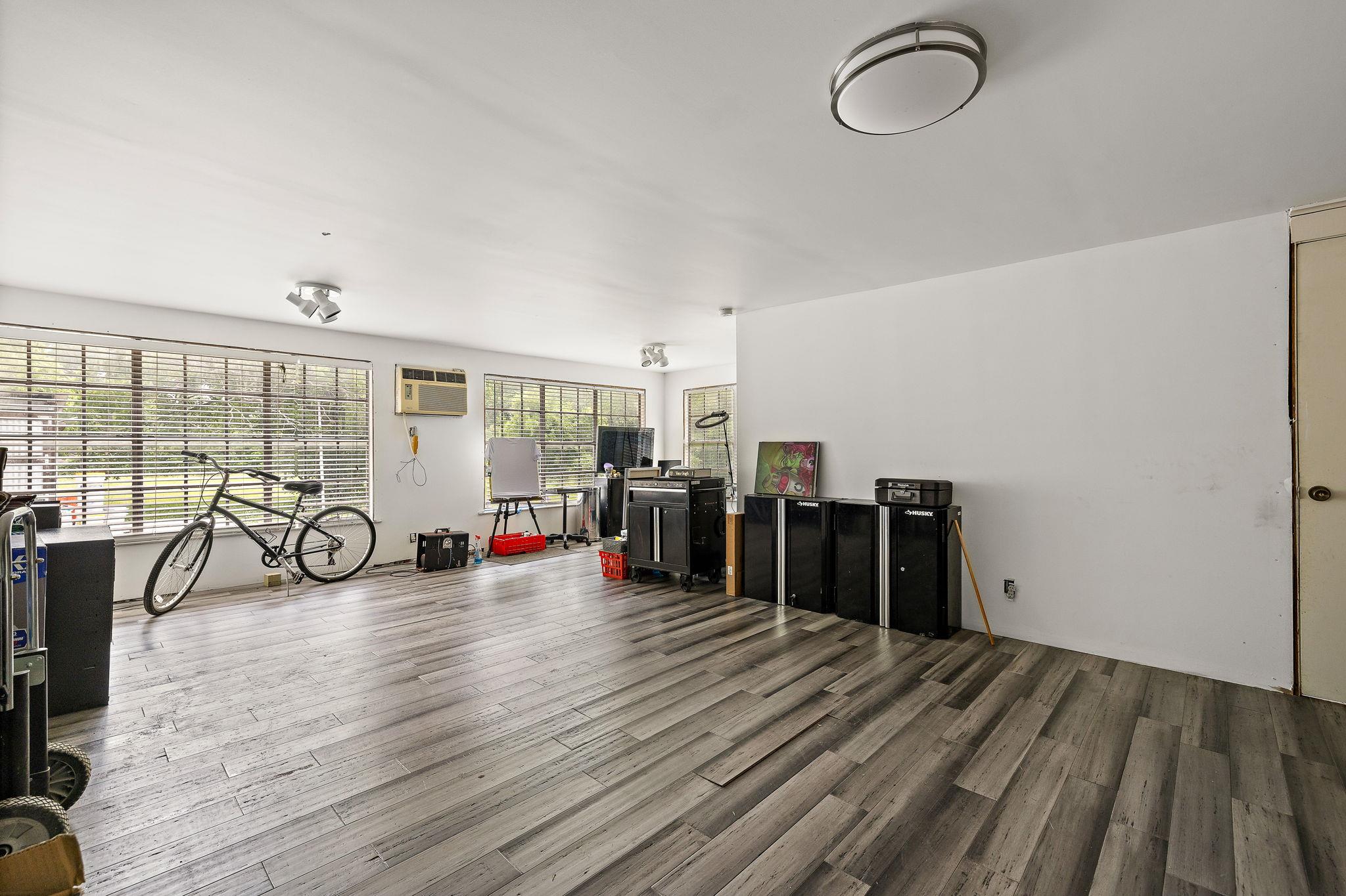 103 E Willis Street Leander TX 78641