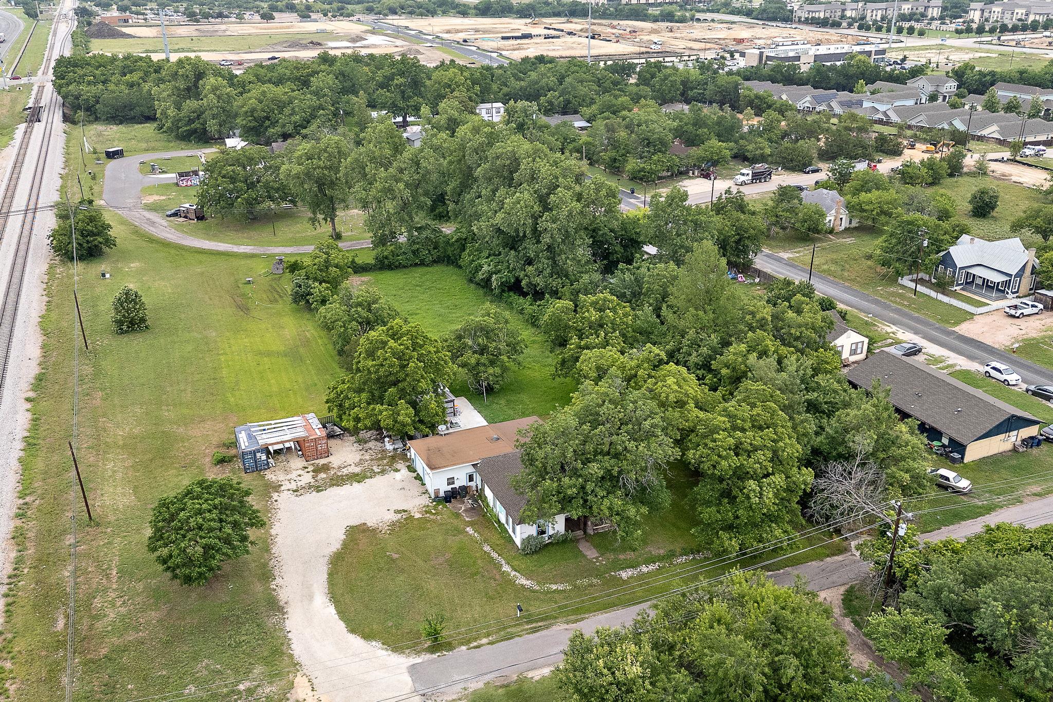 103 E Willis Street Leander TX 78641