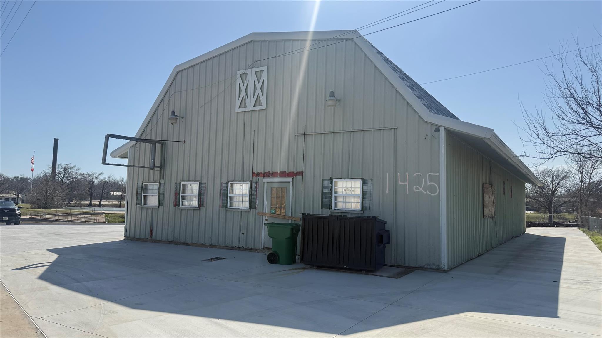 1425 N Main Street Taylor TX 76574
