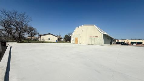 1425 N Main Street Taylor TX 76574