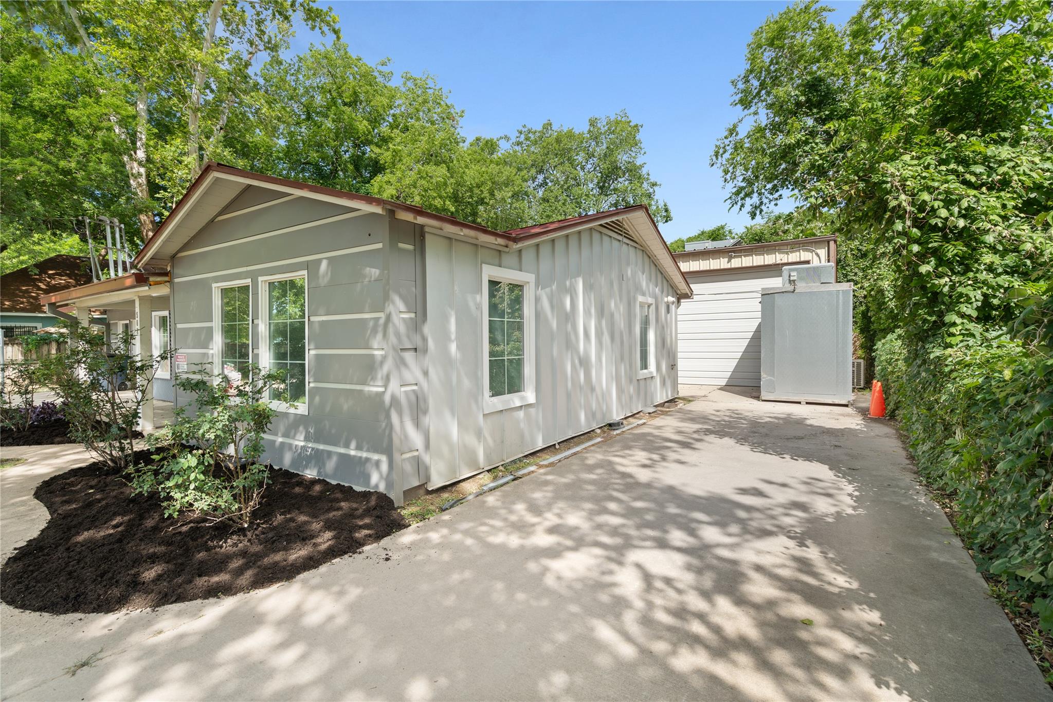 502 Thompson Lane Austin TX 78742