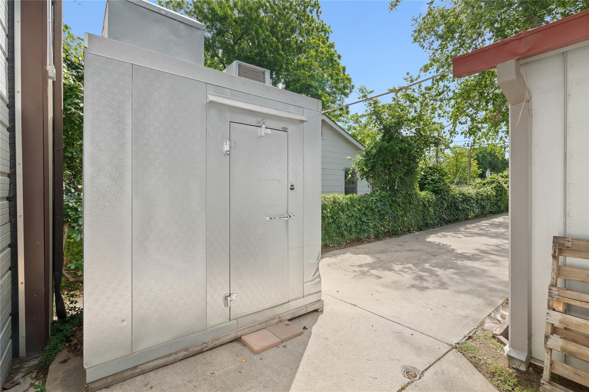 502 Thompson Lane Austin TX 78742