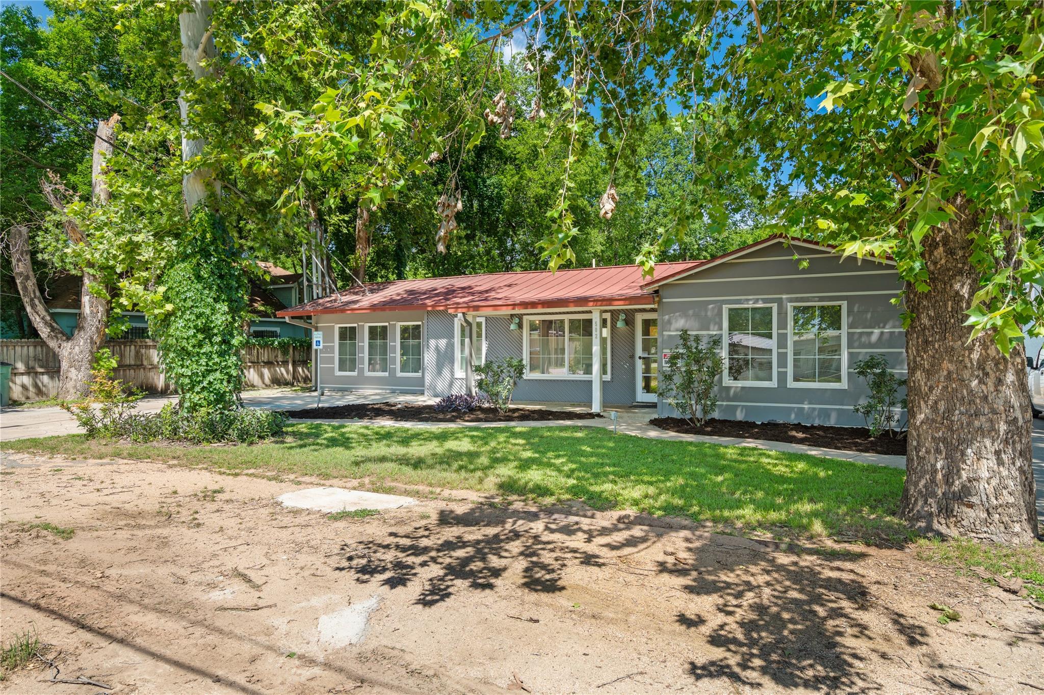 502 Thompson Lane Austin TX 78742