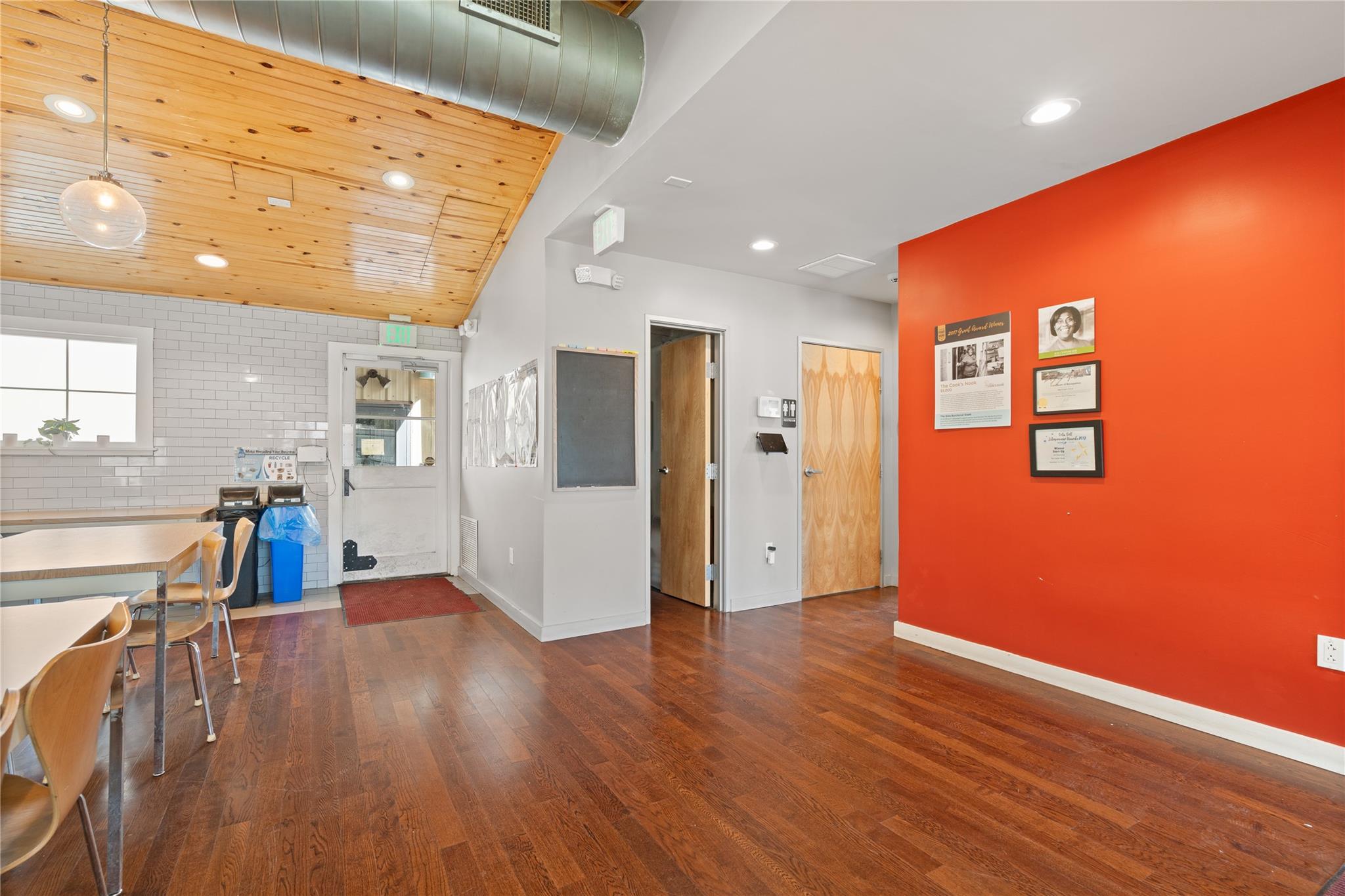 502 Thompson Lane Austin TX 78742