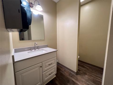 211 W 3rd Street Taylor TX 76574