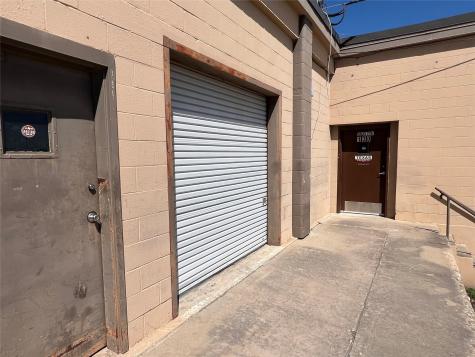 211 W 3rd Street Taylor TX 76574